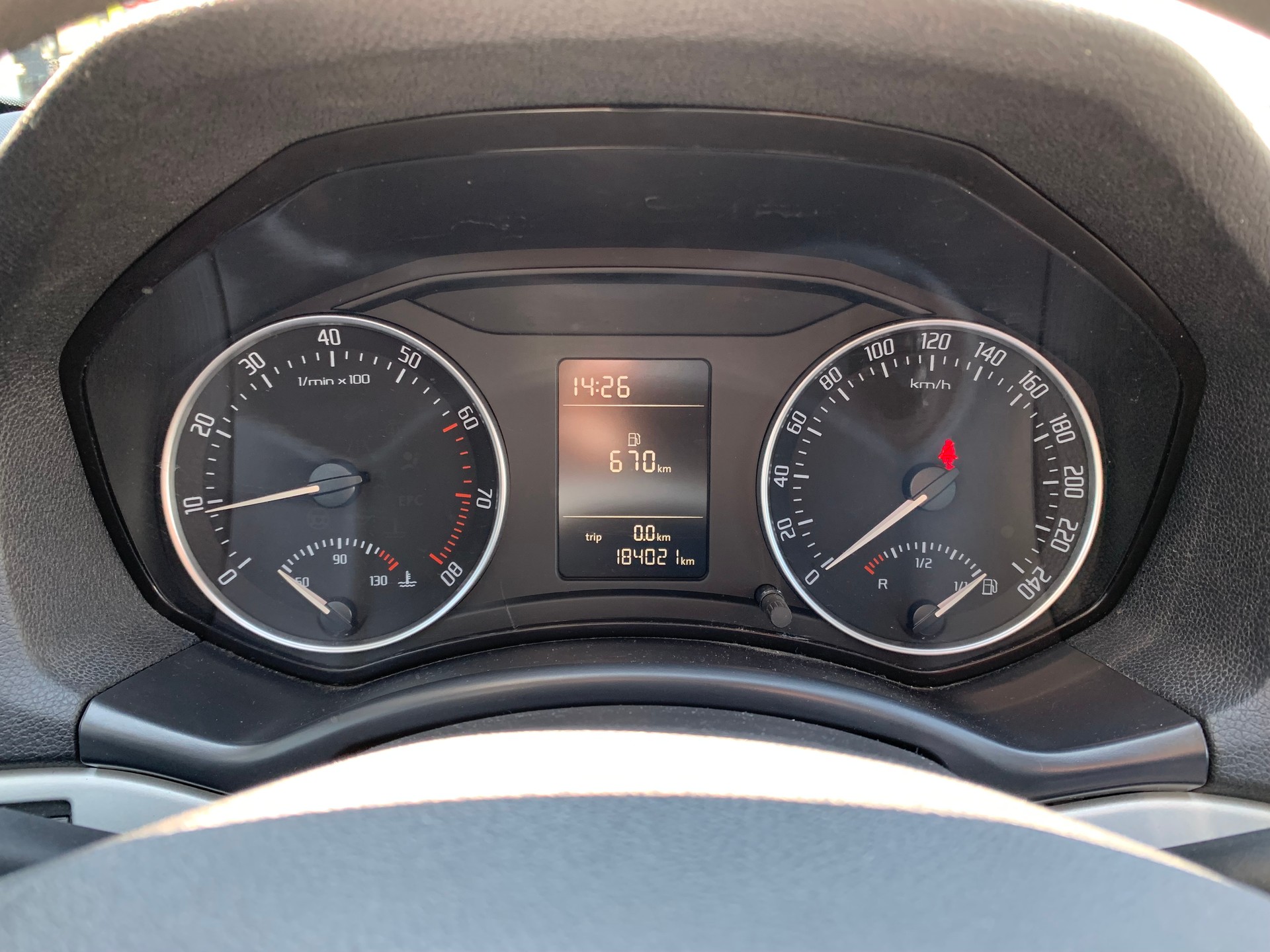 SKODA Octavia 1.8 TSI Elegance-image-9