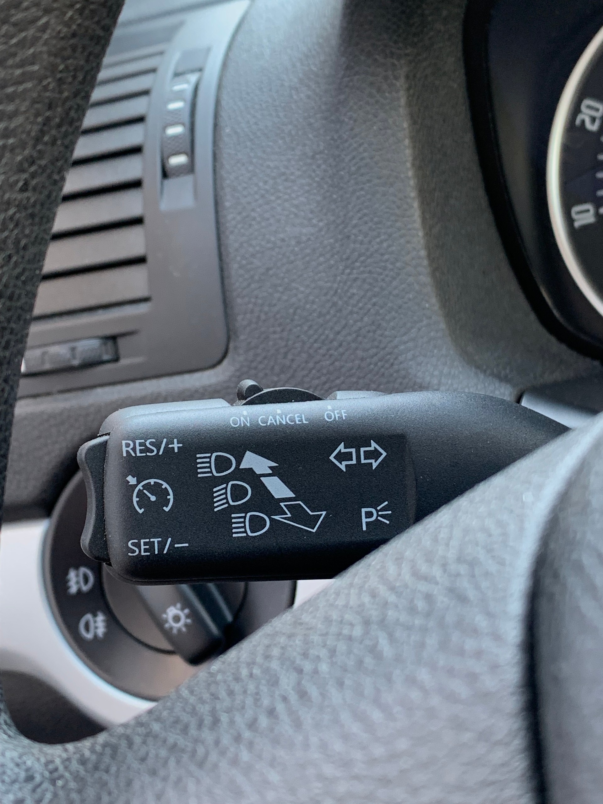 SKODA Octavia 1.8 TSI Elegance-image-10