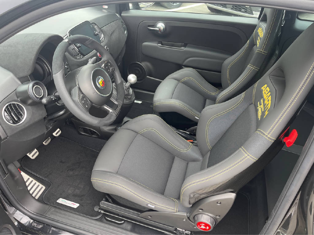 FIAT 695 Abarth 1.4 T-Jet 180 75 Anniversario-image-5