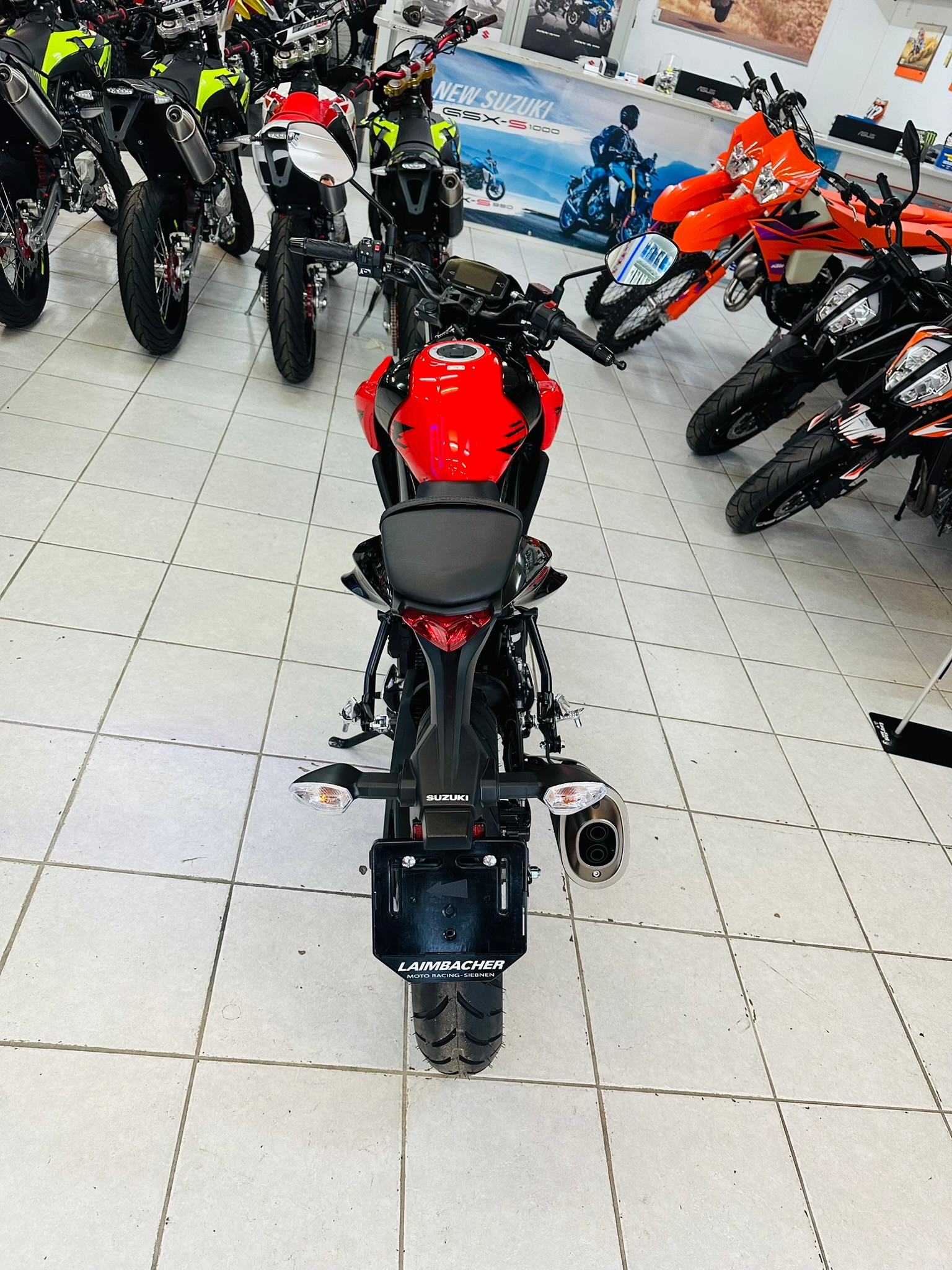 SUZUKI GSX-S 125-image-2