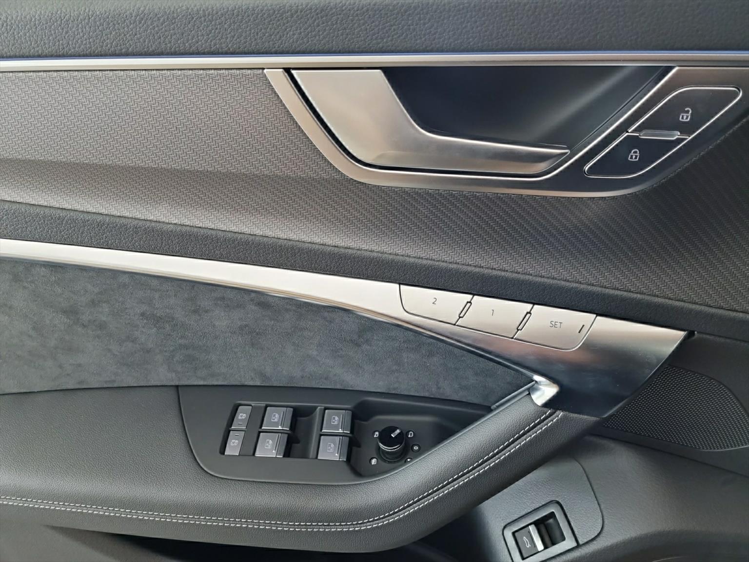 AUDI RS6 Avant 4.0 TFSI V8 quattro-image-10