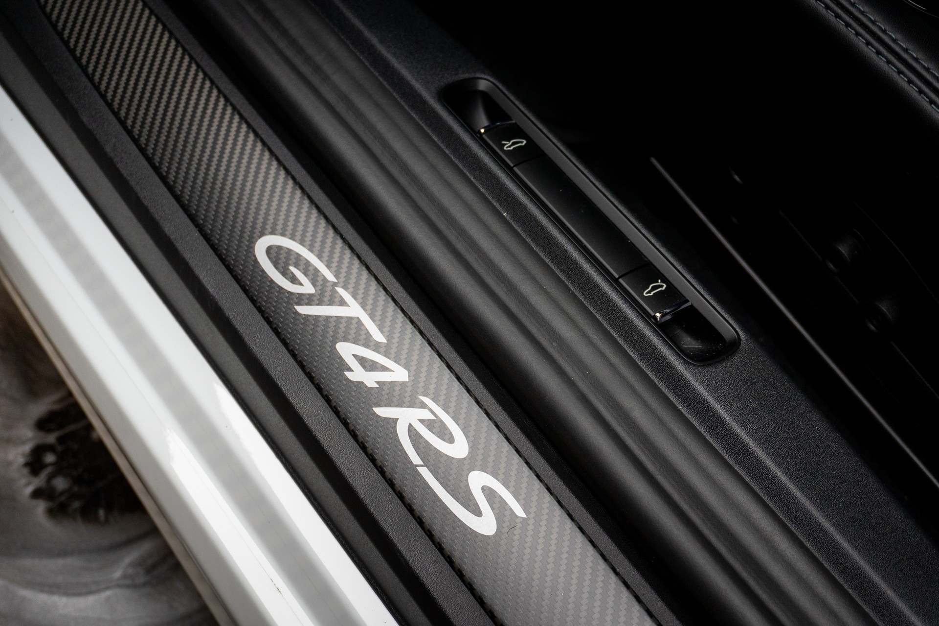 PORSCHE 718 Cayman GT4 RS PDK-image-13