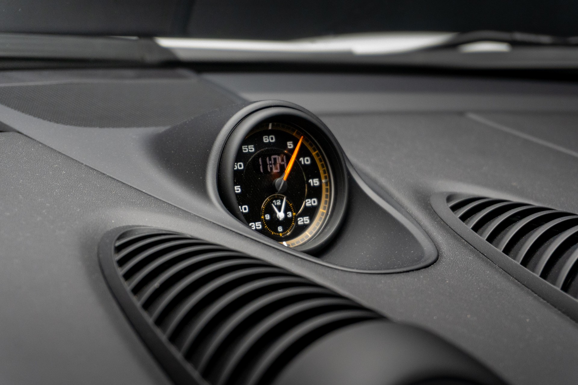 PORSCHE 718 Cayman GT4 RS PDK-image-12