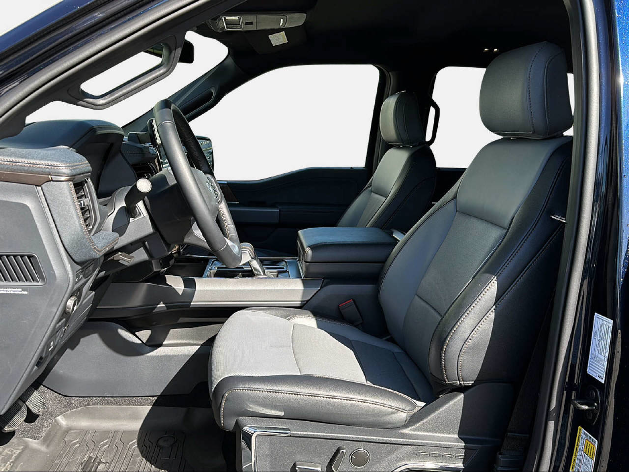 FORD F-150 Lightning DKab.Pick-up 98 kWh Lariat Launch Edition-image-9