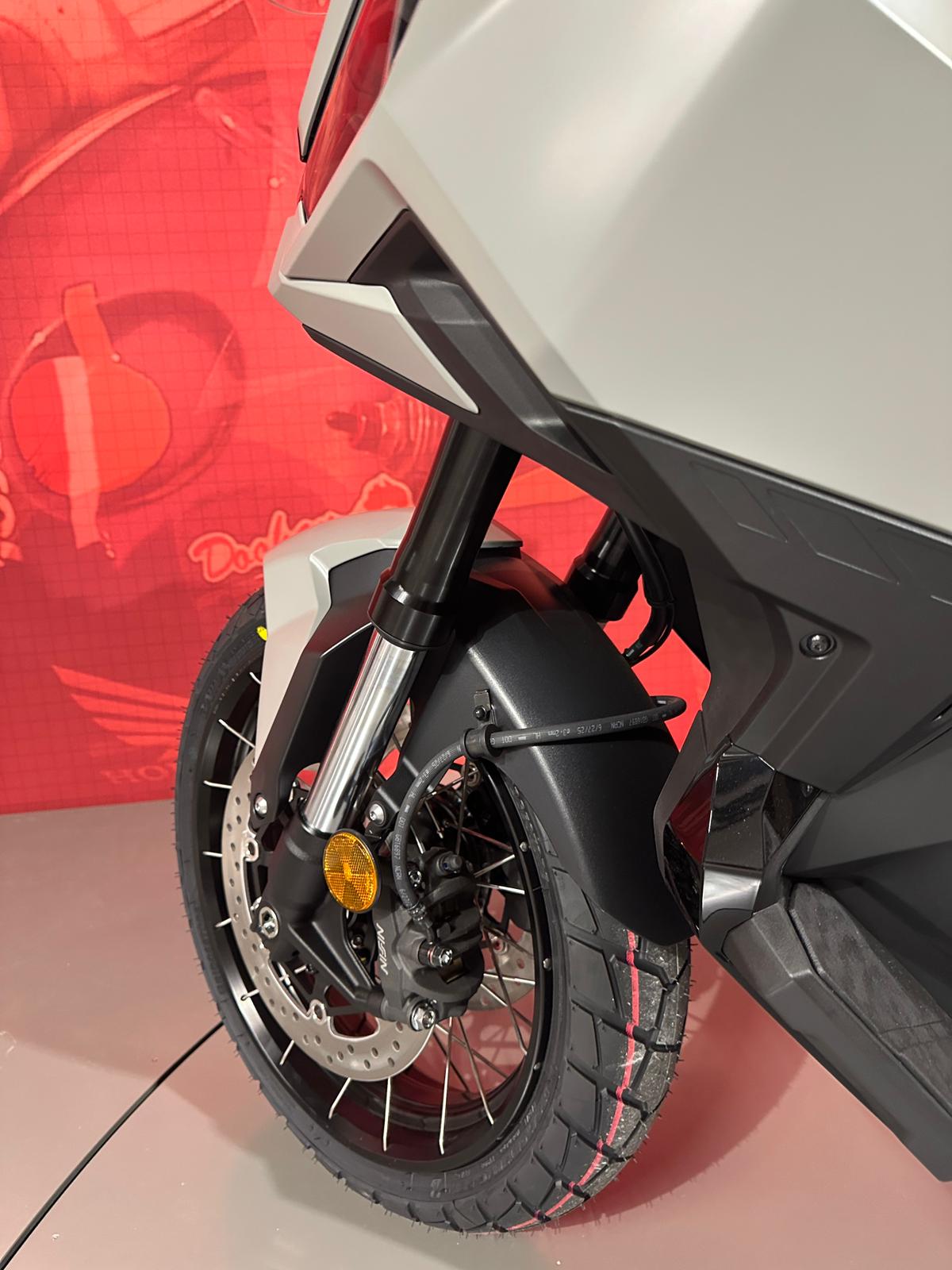 HONDA X-ADV 750 *35kW* *Neufahrzeug*-image-8
