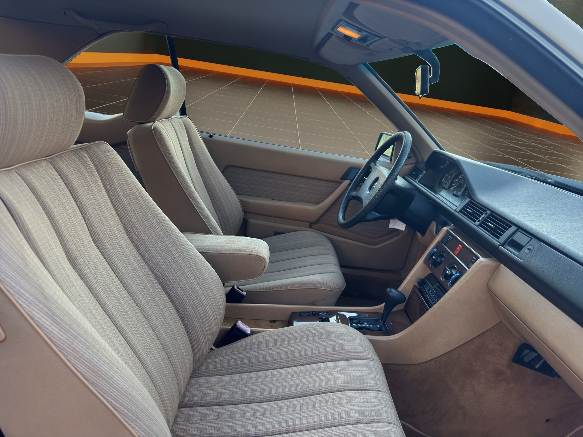 MERCEDES-BENZ 230 CE-image-12