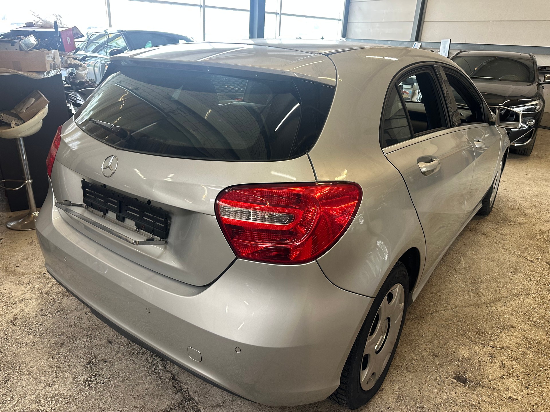 MERCEDES-BENZ A 180 Style-image-4