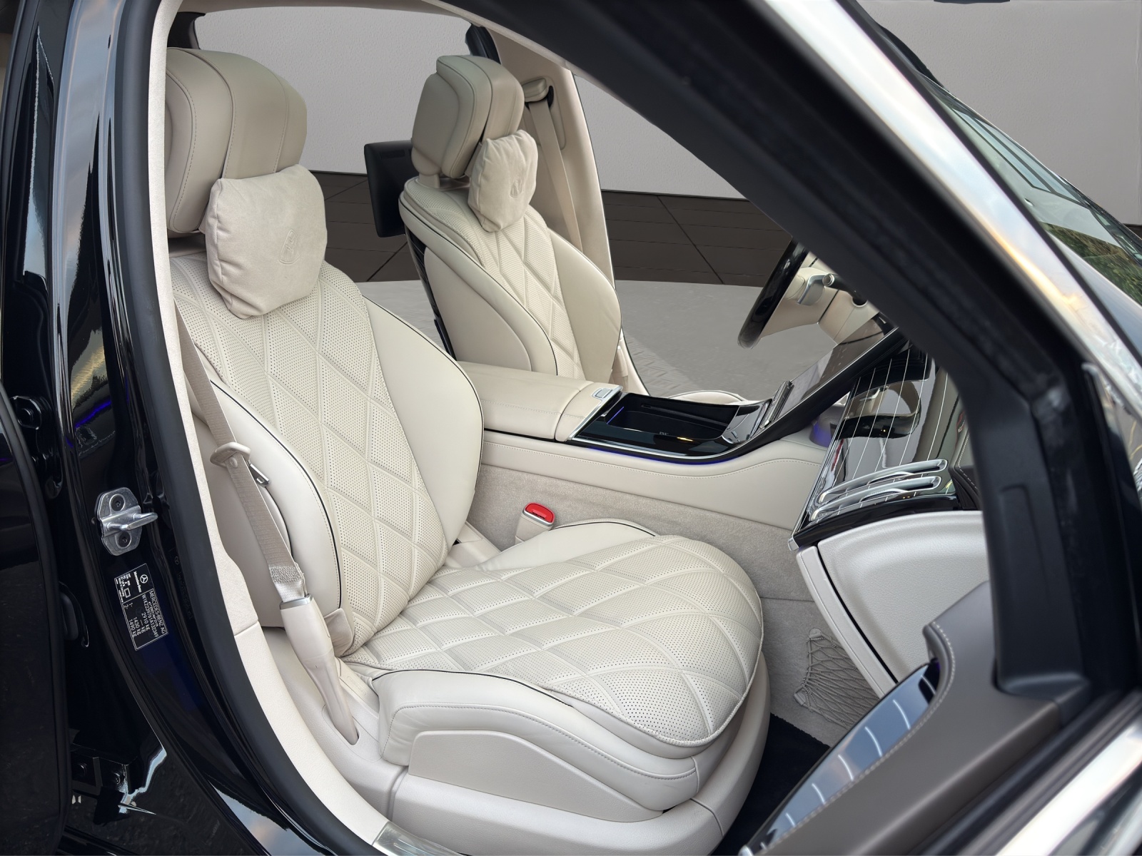 MERCEDES-BENZ S 580 4Matic Maybach 9G-Tronic-image-16