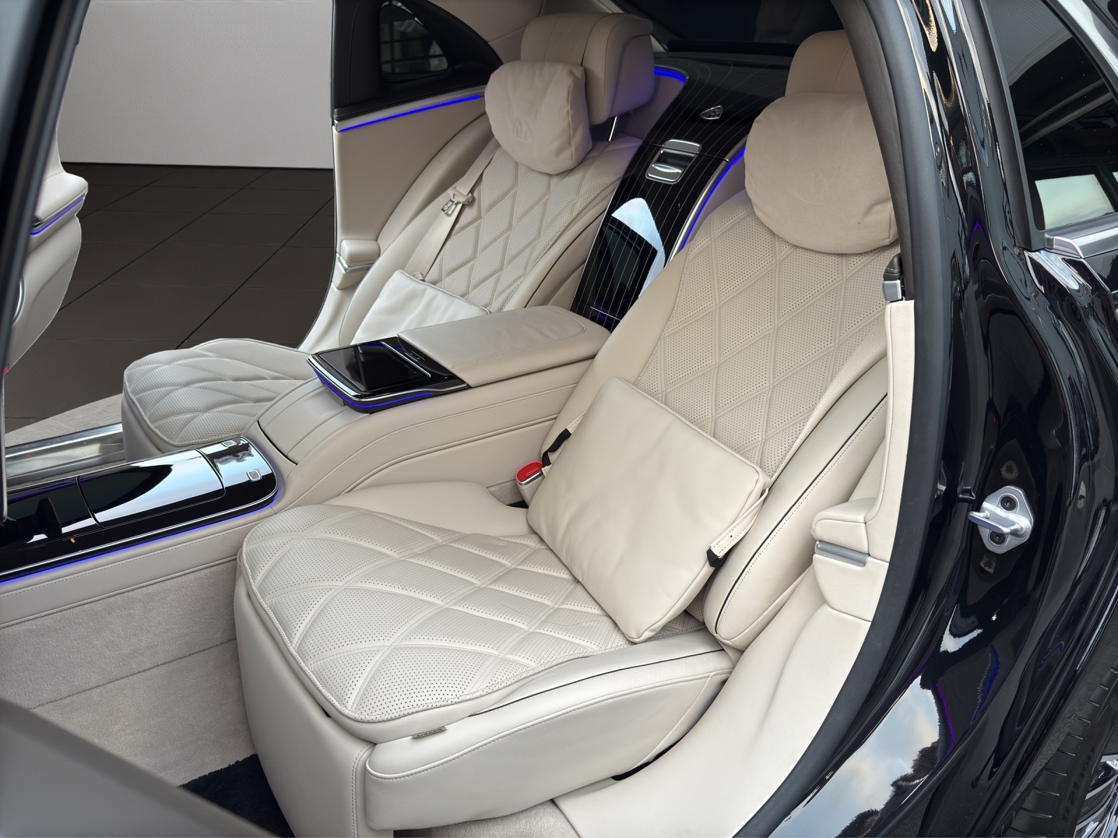 MERCEDES-BENZ S 580 4Matic Maybach 9G-Tronic-image-12