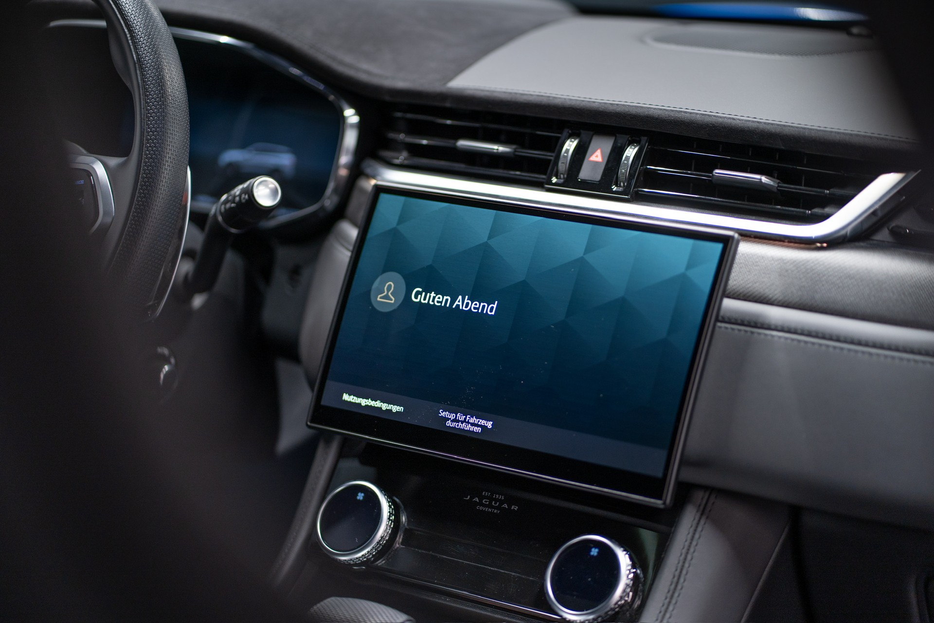 JAGUAR F-Pace 5.0 V8 SVR P550 AWD 5 Jahre Werksgarantie ab 1. Inv. oder 150'000km-image-16