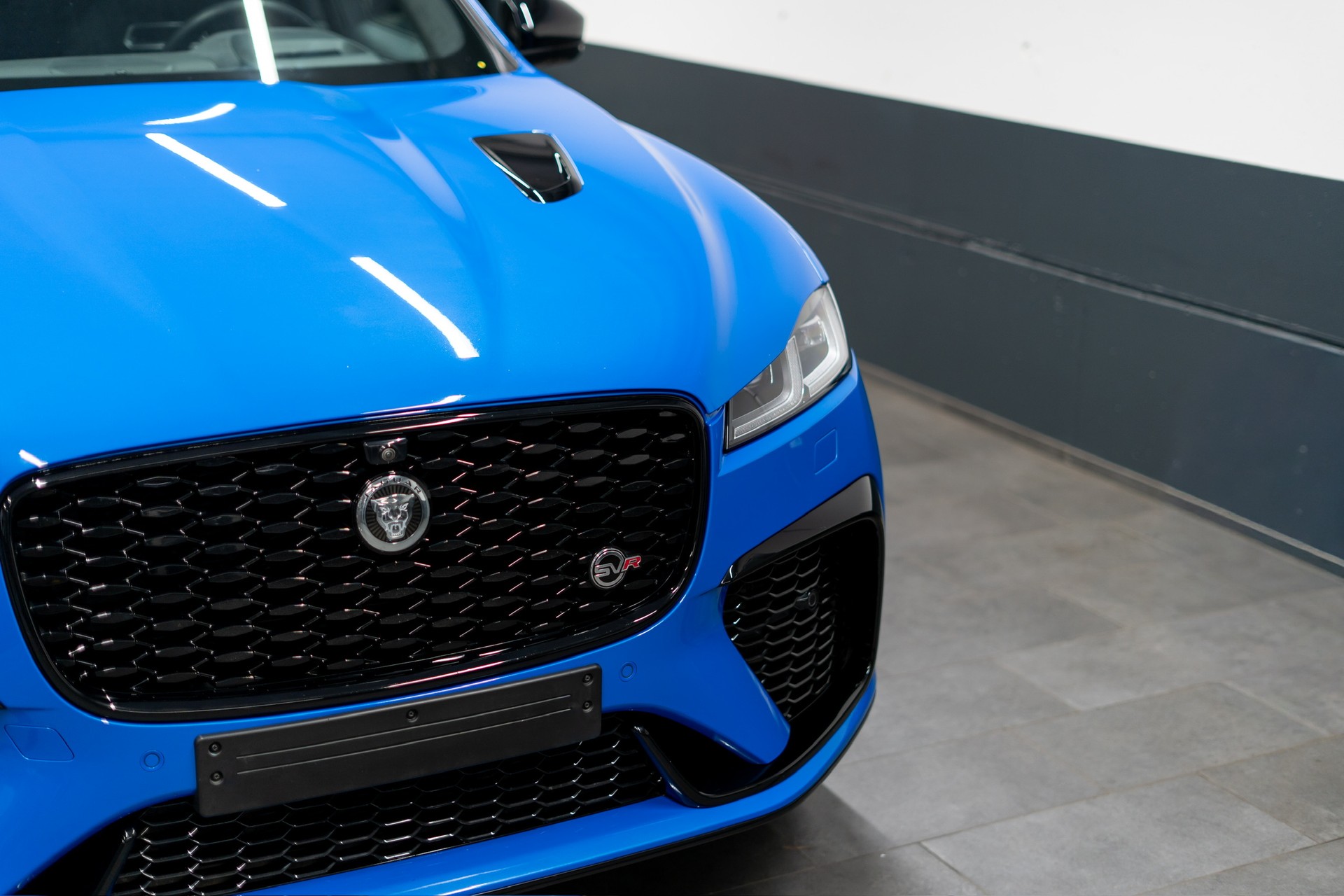JAGUAR F-Pace 5.0 V8 SVR P550 AWD 5 Jahre Werksgarantie ab 1. Inv. oder 150'000km-image-8