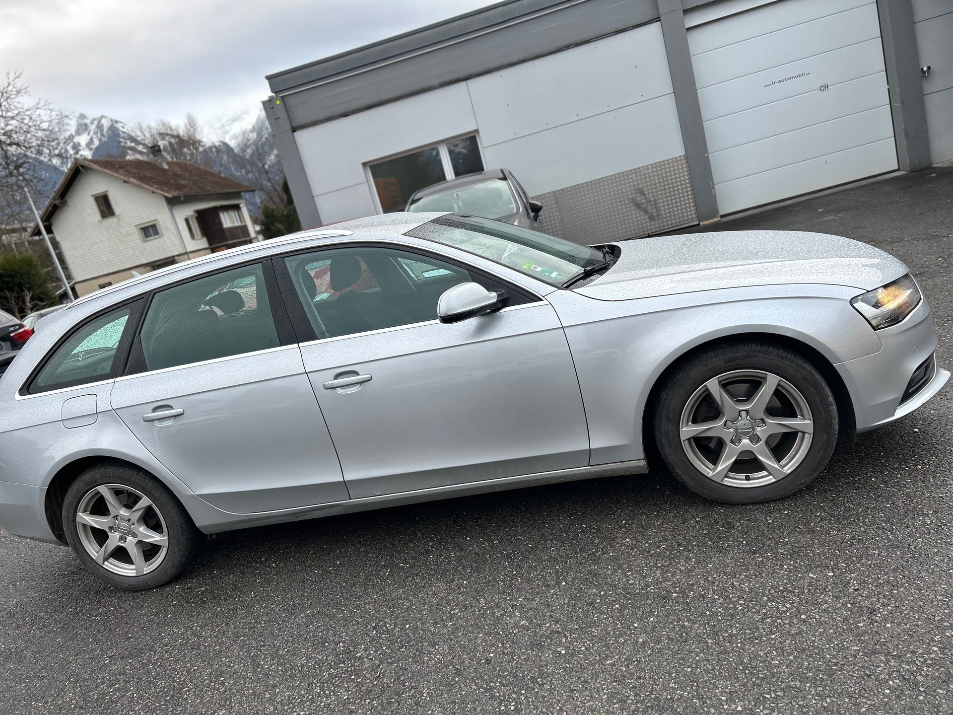 AUDI A4-image-2