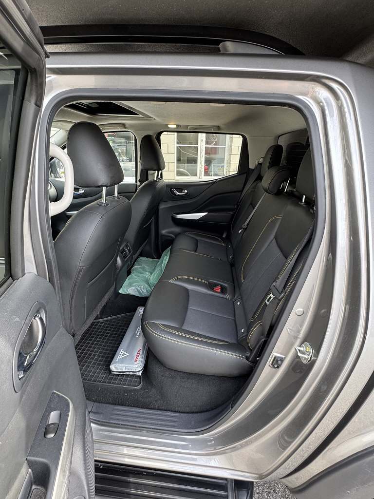 NISSAN Navara 2.3 dCi Double Cab N-Guard-image-8