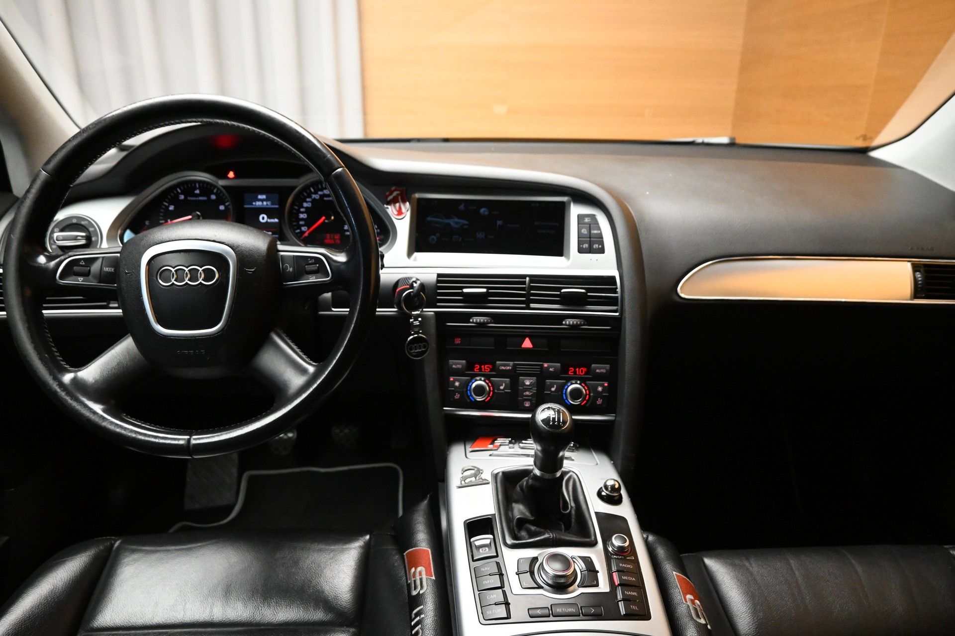 AUDI A6 Limousine 2.0 TFSI-image-8