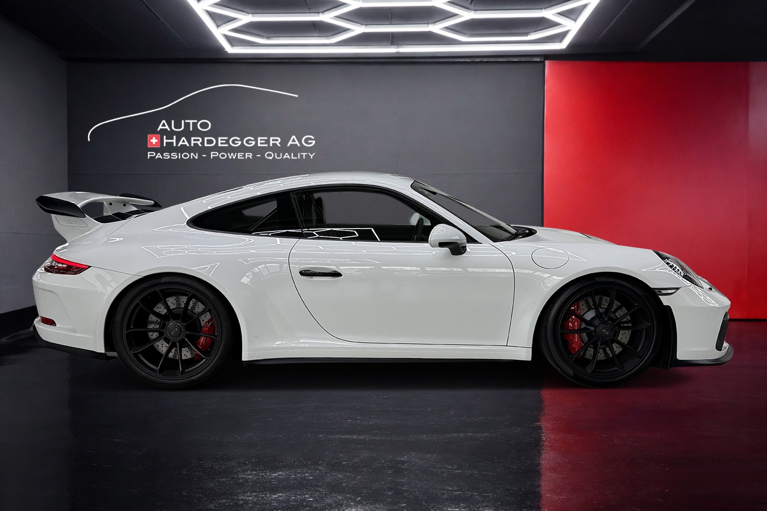 PORSCHE 911 GT3-showroom-element-2