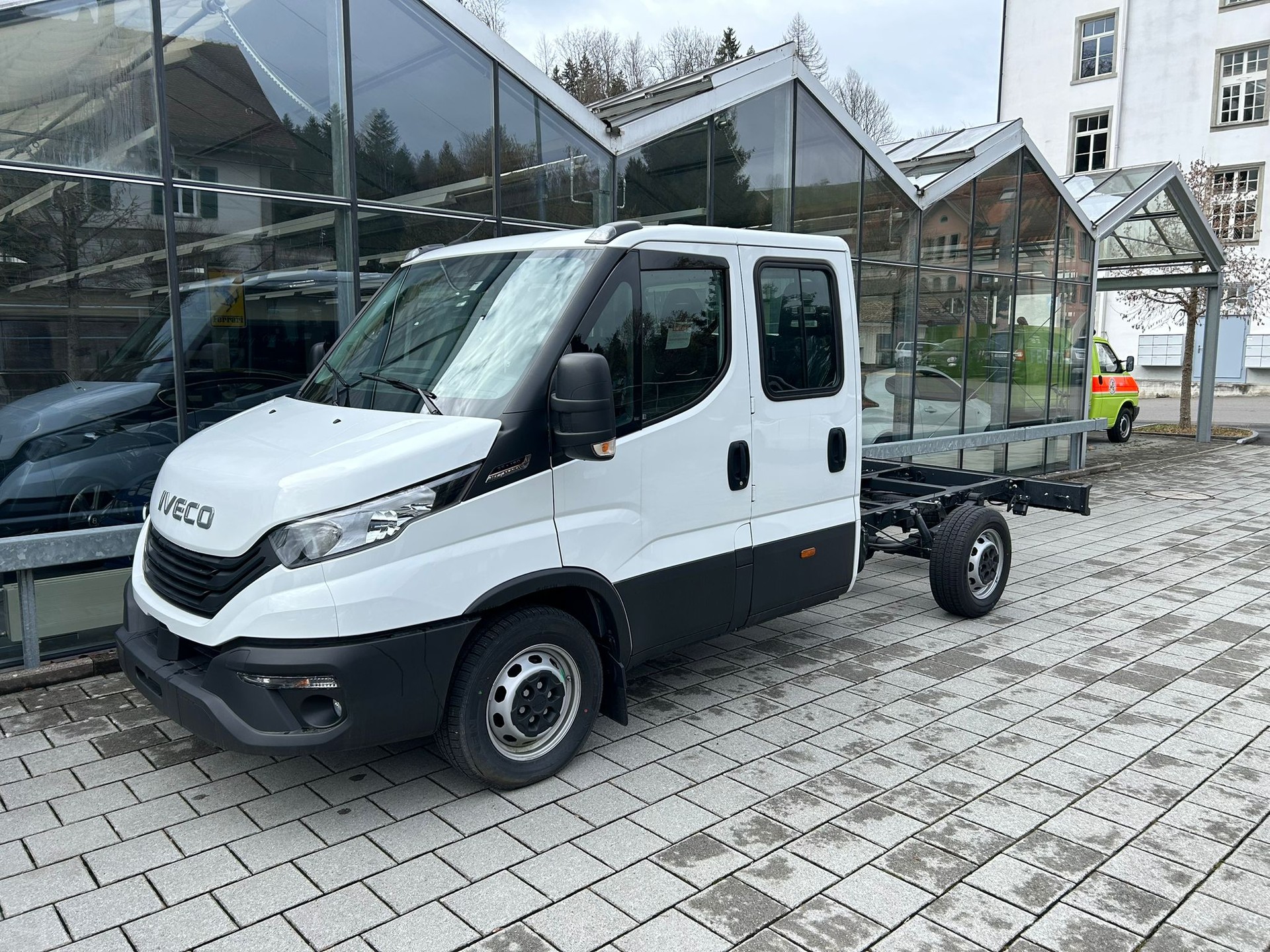 IVECO 35 S 16 H3.0 A8 D 3450
