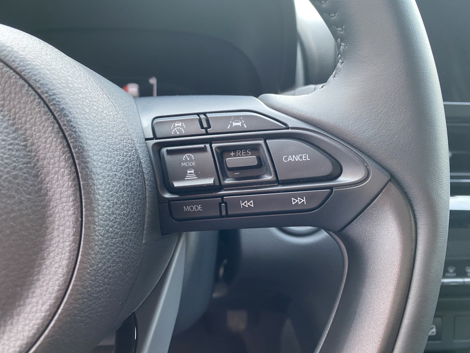TOYOTA Yaris Cross 1.5 Trend AWDi e-CVT-image-9