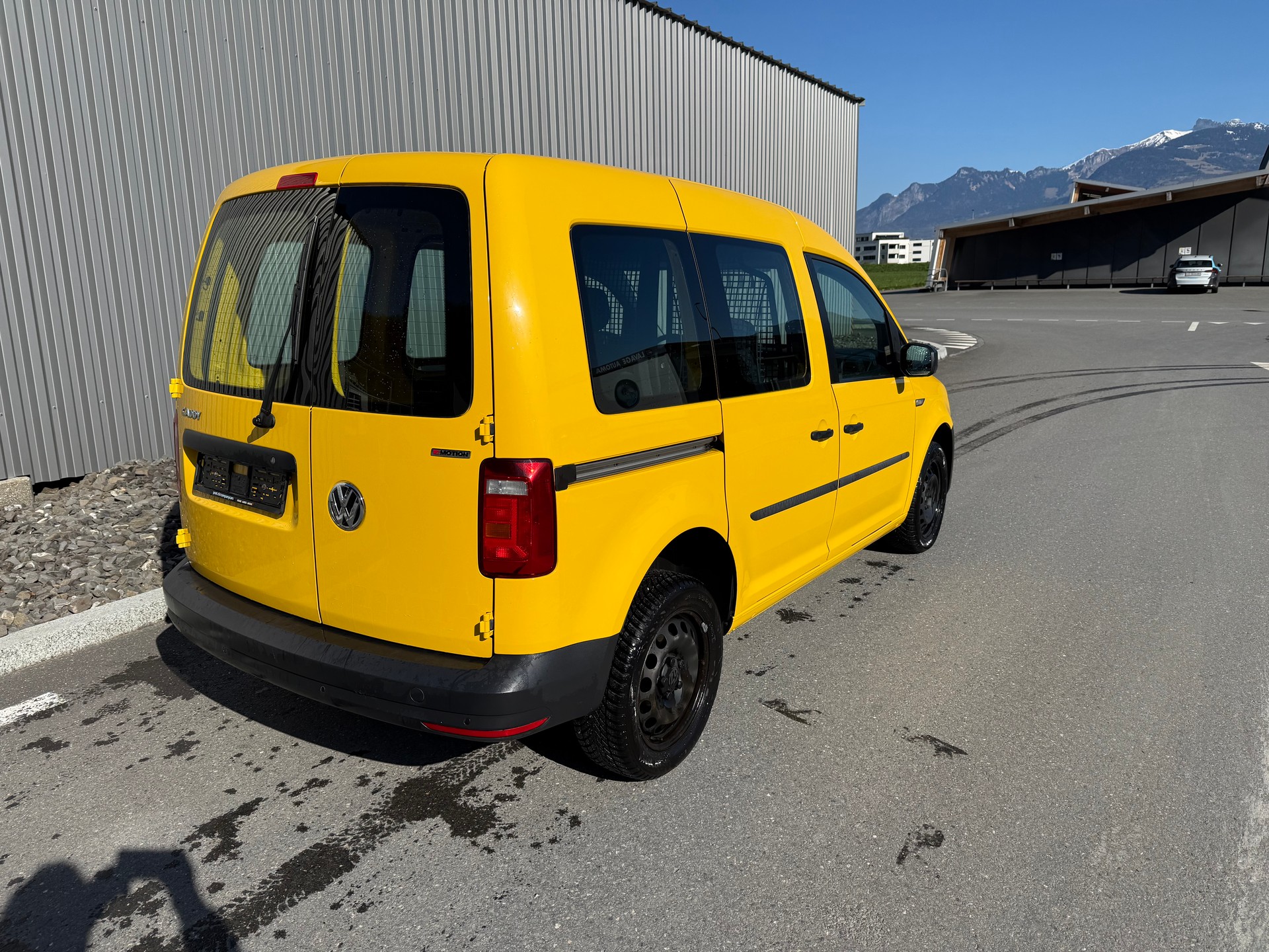 VW Caddy 2.0TDI 4Motion BlueMotion Technology DSG-image-5
