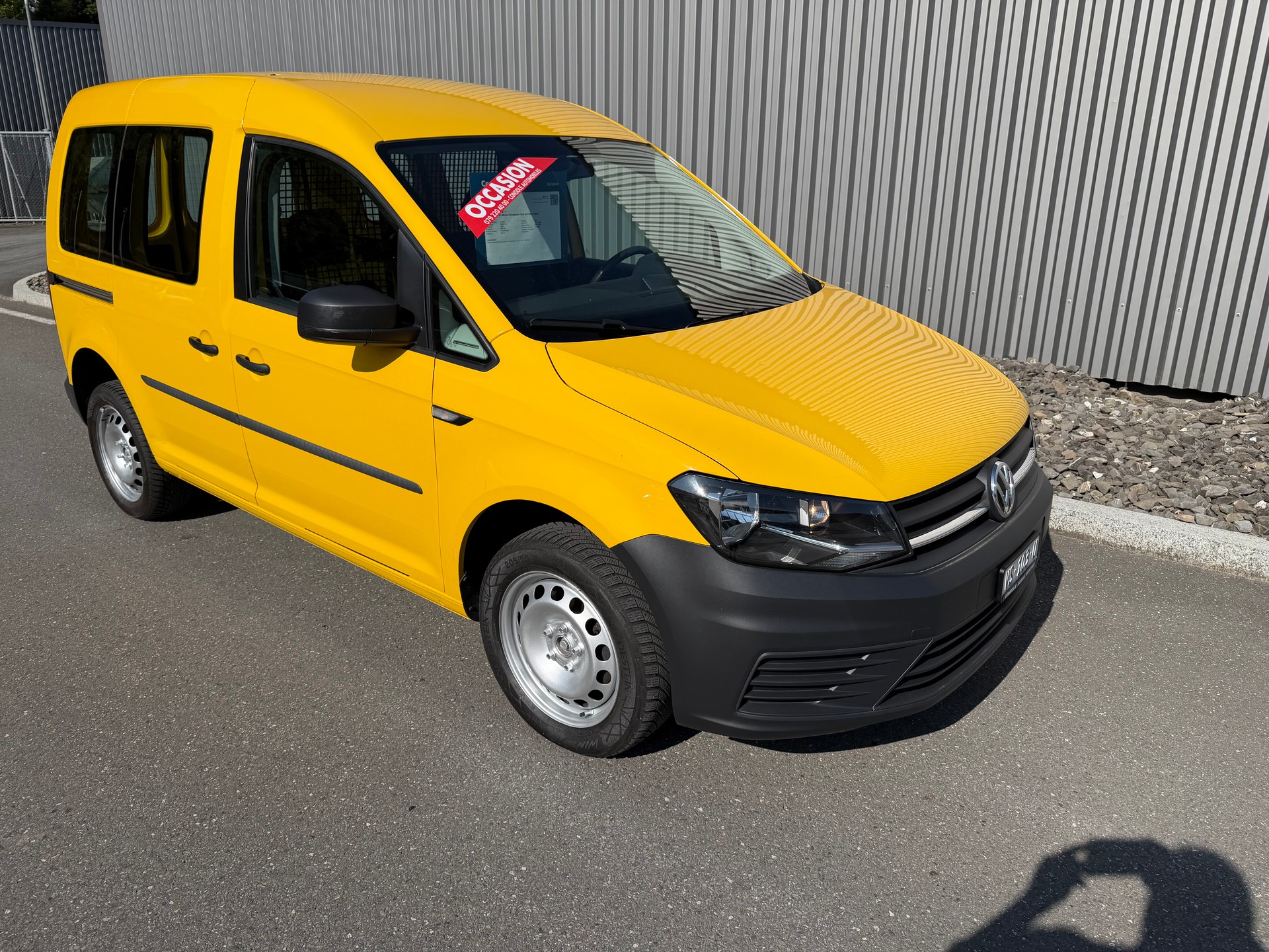 VW Caddy 2.0TDI 4Motion BlueMotion DSG AUTOMATIQUE-image-9