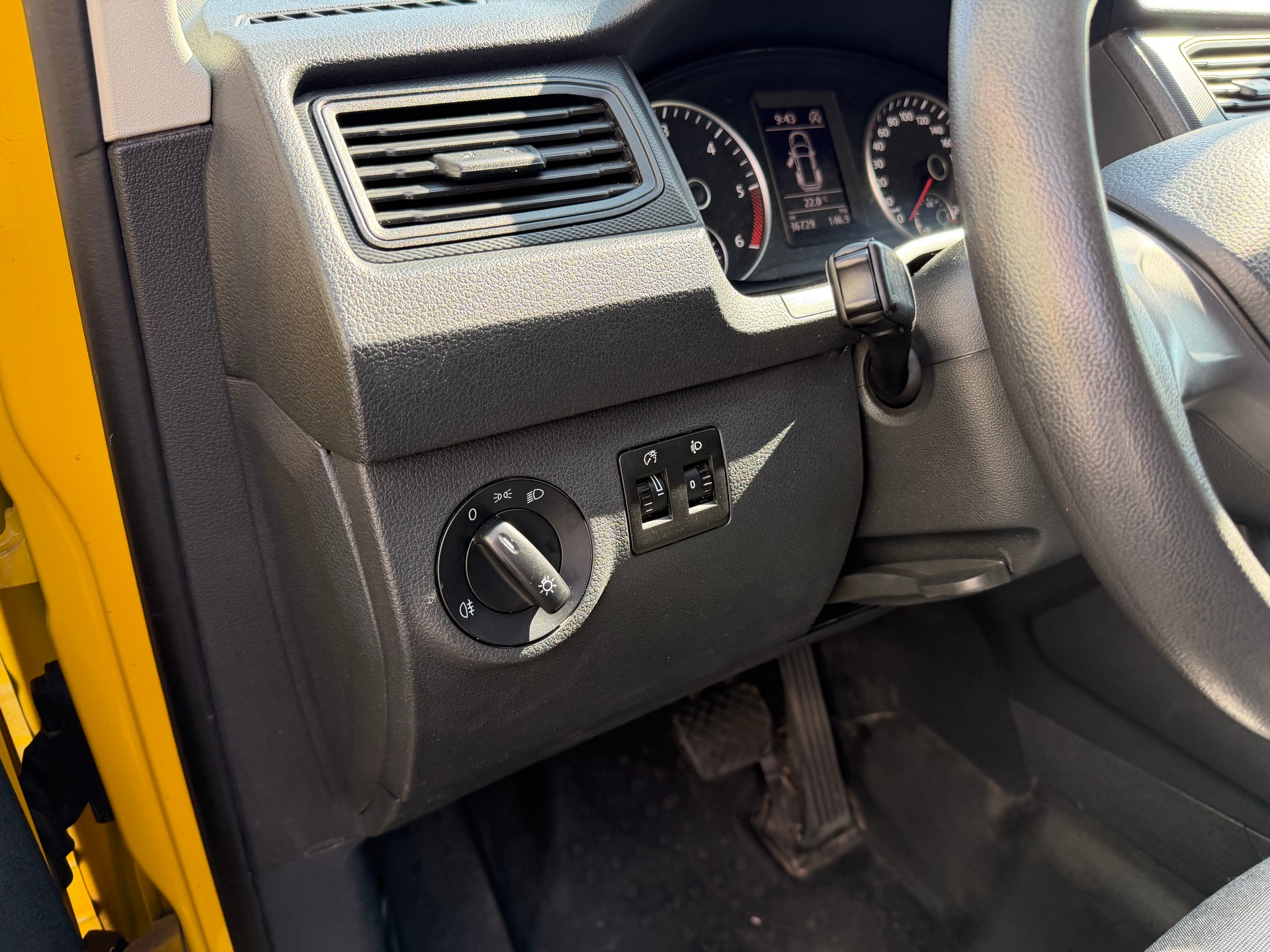 VW Caddy 2.0TDI 4Motion BlueMotion DSG AUTOMATIQUE-image-30