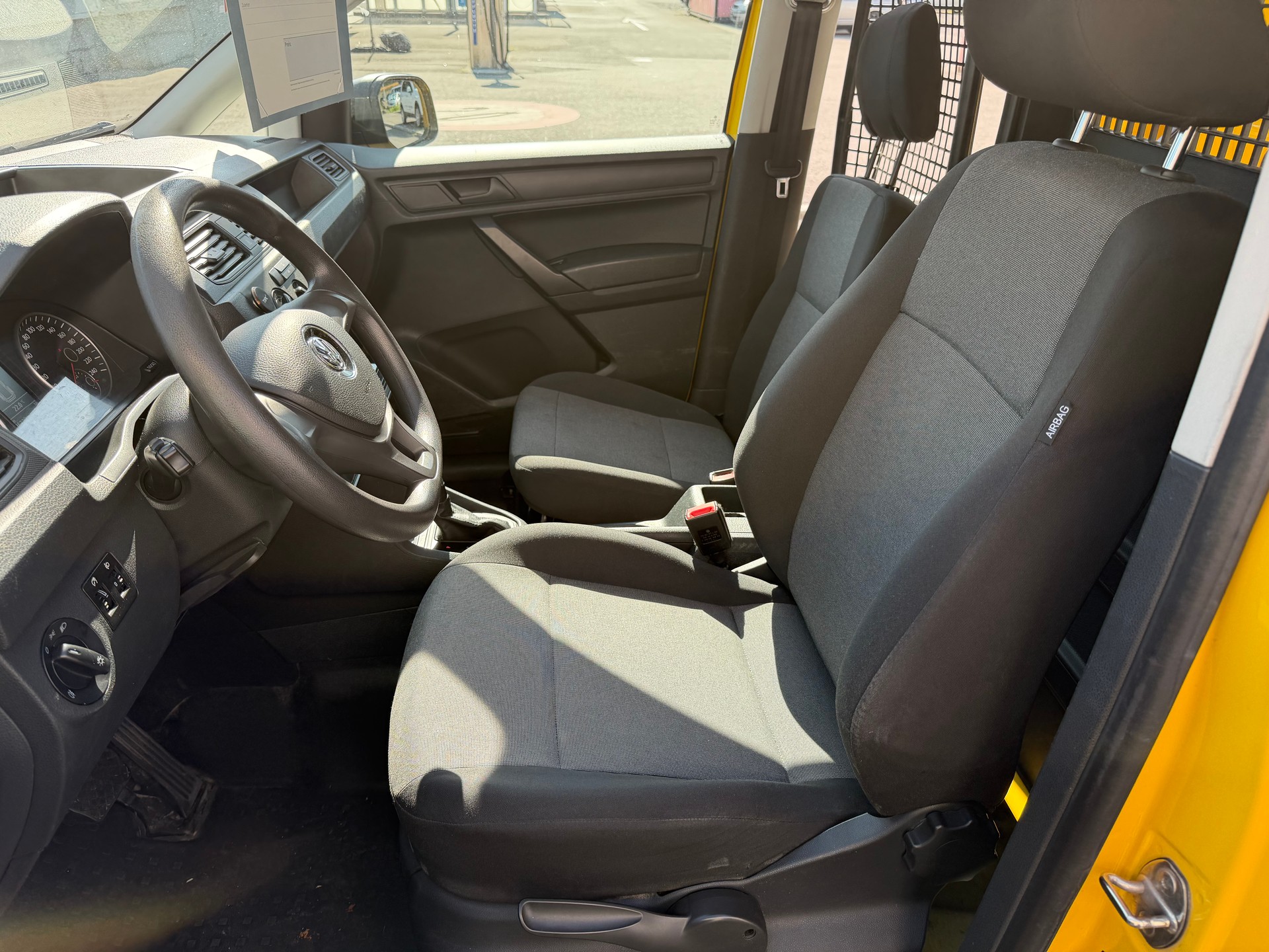 VW Caddy 2.0TDI 4Motion BlueMotion DSG AUTOMATIQUE-image-29