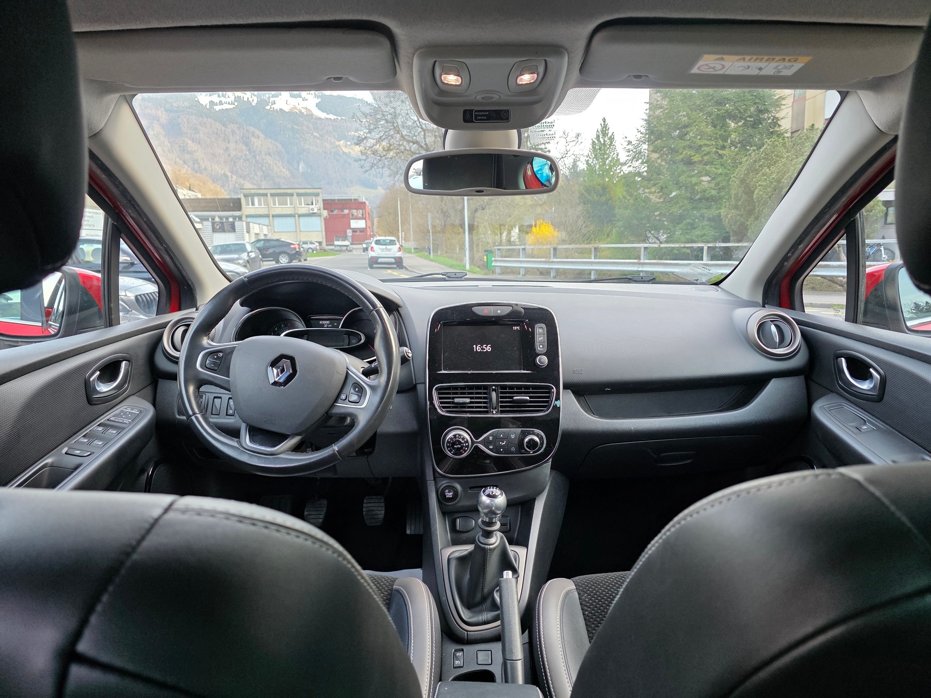 RENAULT Clio 1.2 16V T Swiss Edition 120ps / Frisch ab MFK-image-9