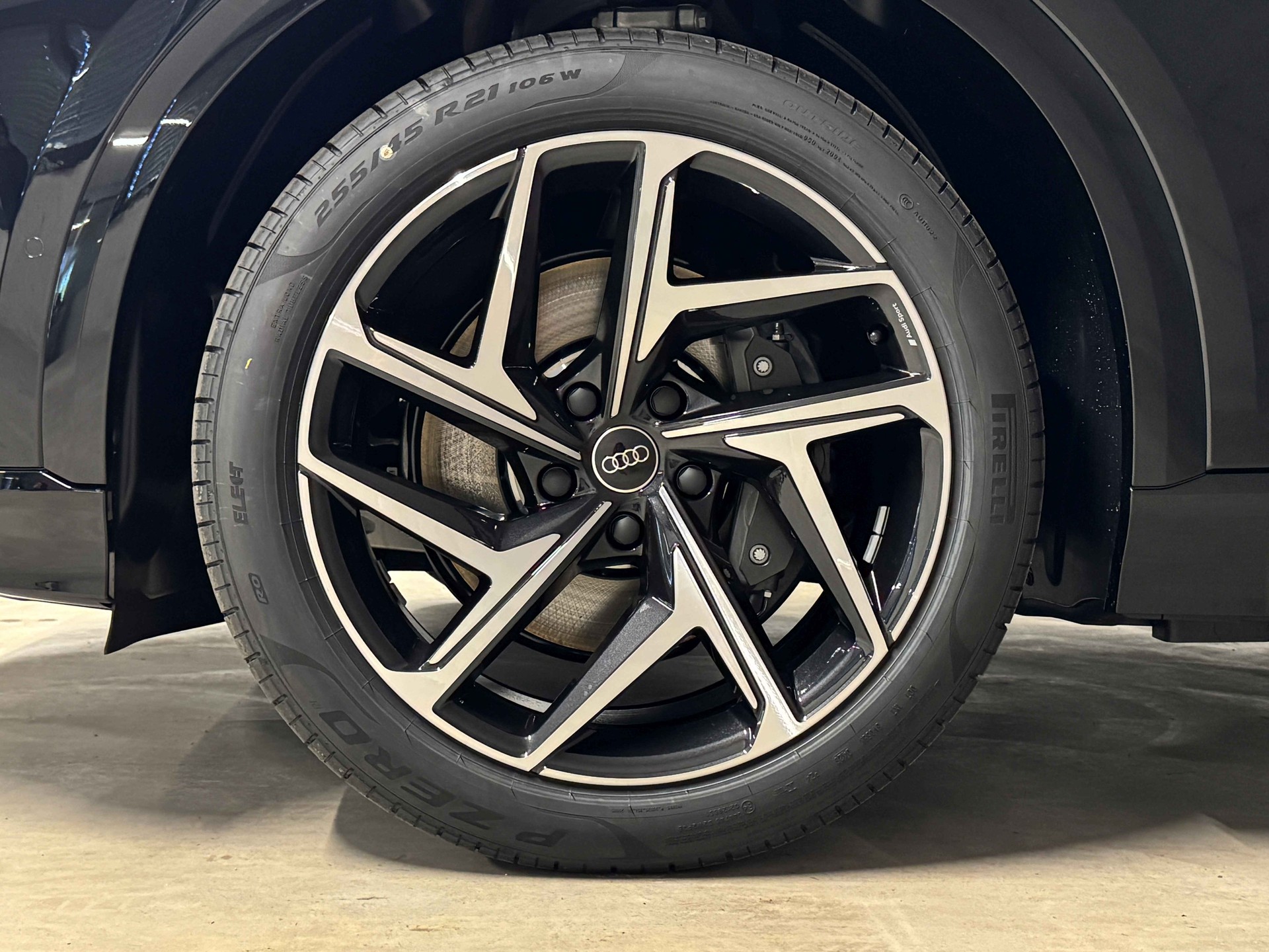 AUDI SQ6 Sportback e-tron quattro-image-16