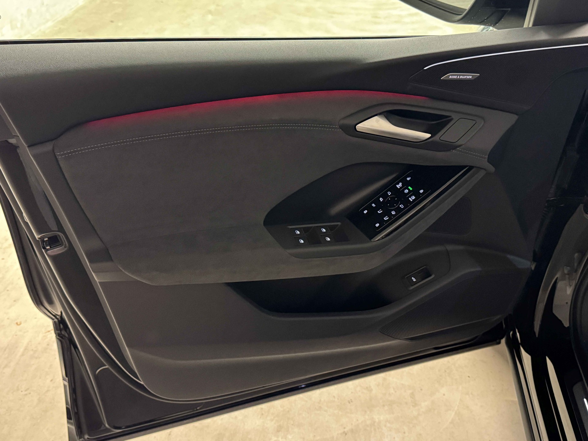 AUDI SQ6 Sportback e-tron quattro-image-9