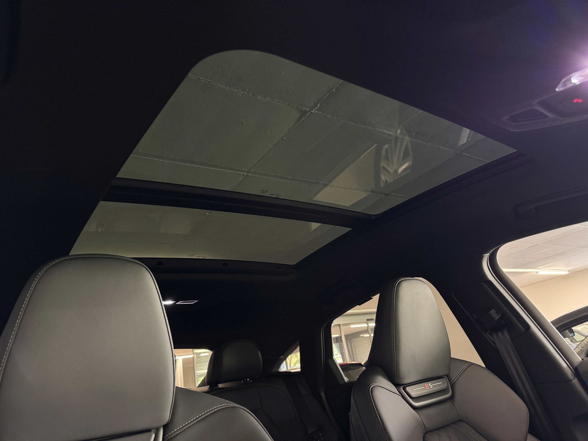 AUDI SQ6 Sportback e-tron quattro-image-14