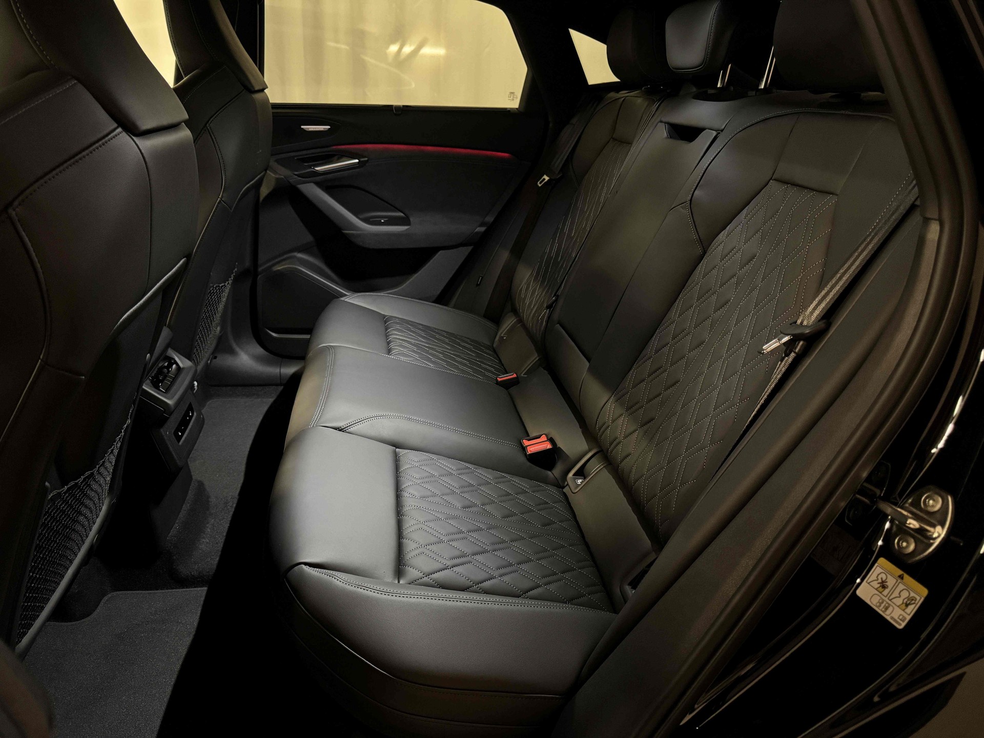 AUDI SQ6 Sportback e-tron quattro-image-12