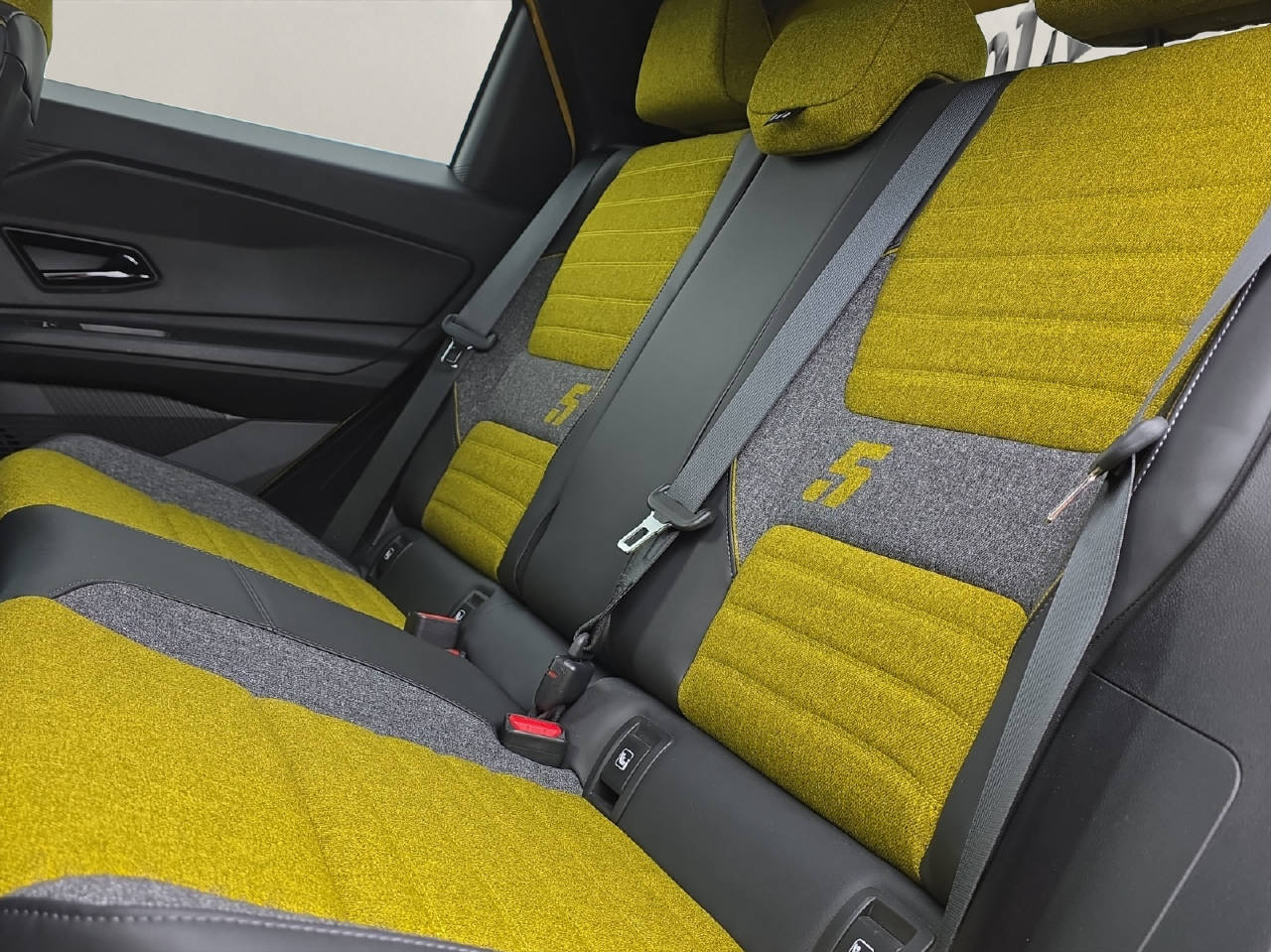 RENAULT R5 E-Tech Comfort Range iconic-image-9