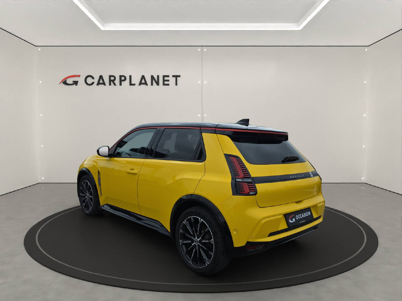 RENAULT R5 E-Tech Comfort Range iconic-showroom-element-3