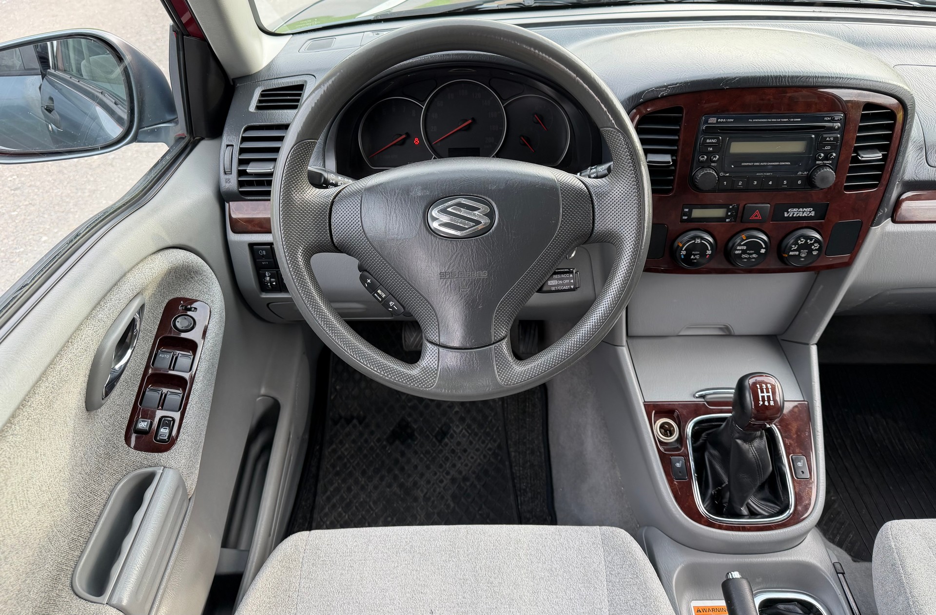 SUZUKI Grand Vitara 2.7 V6 Wagon-image-11