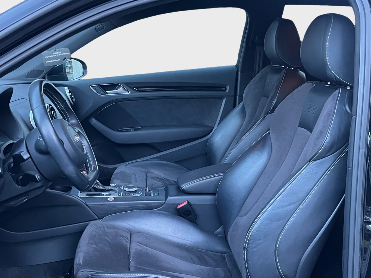 AUDI S3 2.0 TFSI quattro S-tronic-image-8
