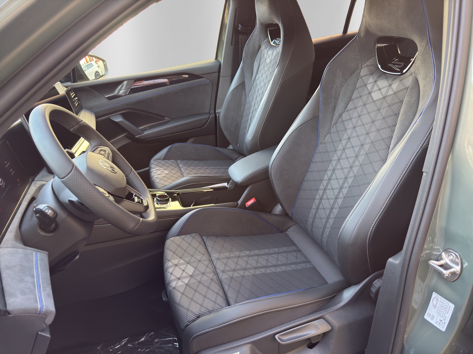 VW Tiguan 2.0 TSI DSG R-Line 4Motion-image-8