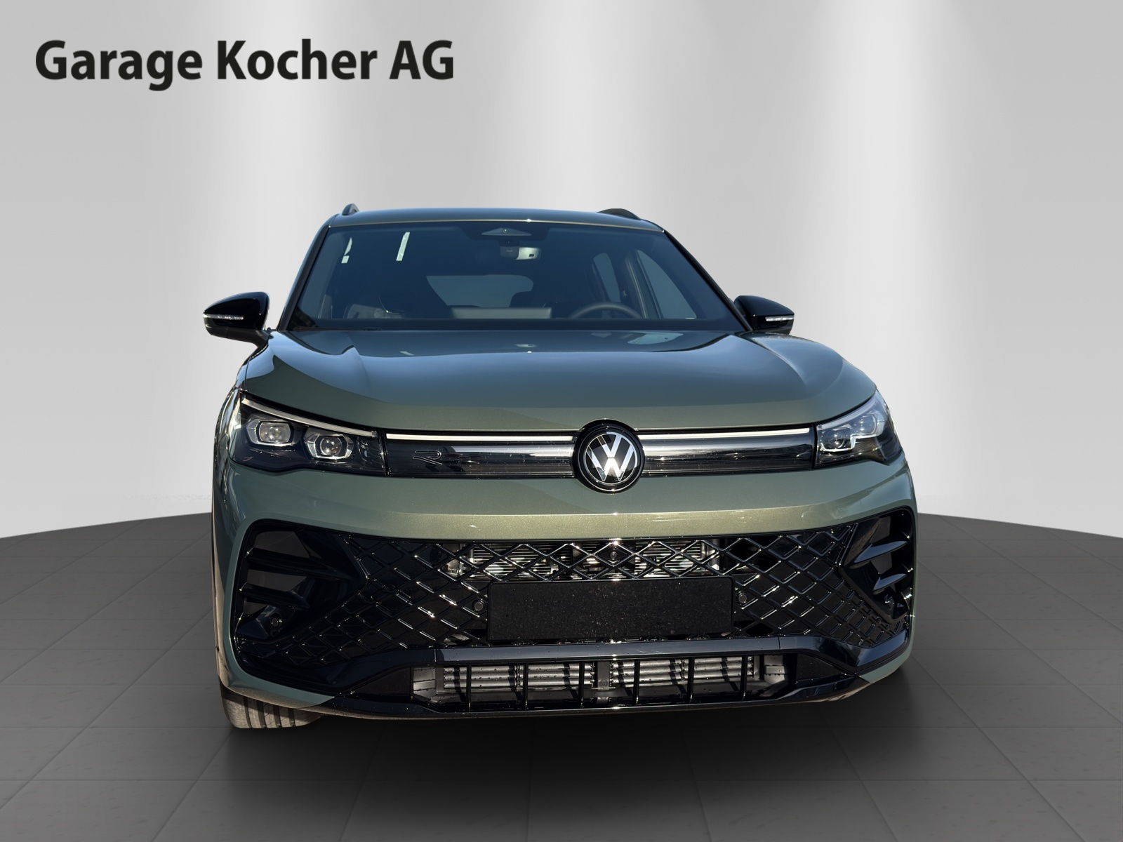 VW Tiguan 2.0 TSI DSG R-Line 4Motion-image-1