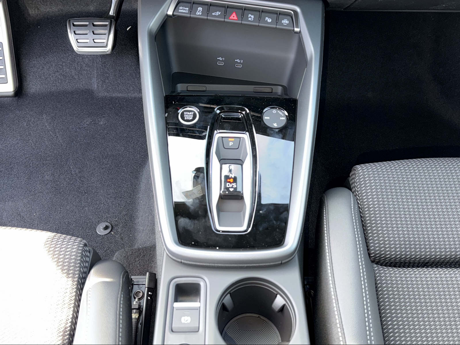 AUDI A3 Sportback TFSI e 200 kW S line Attraction S tronic-image-11