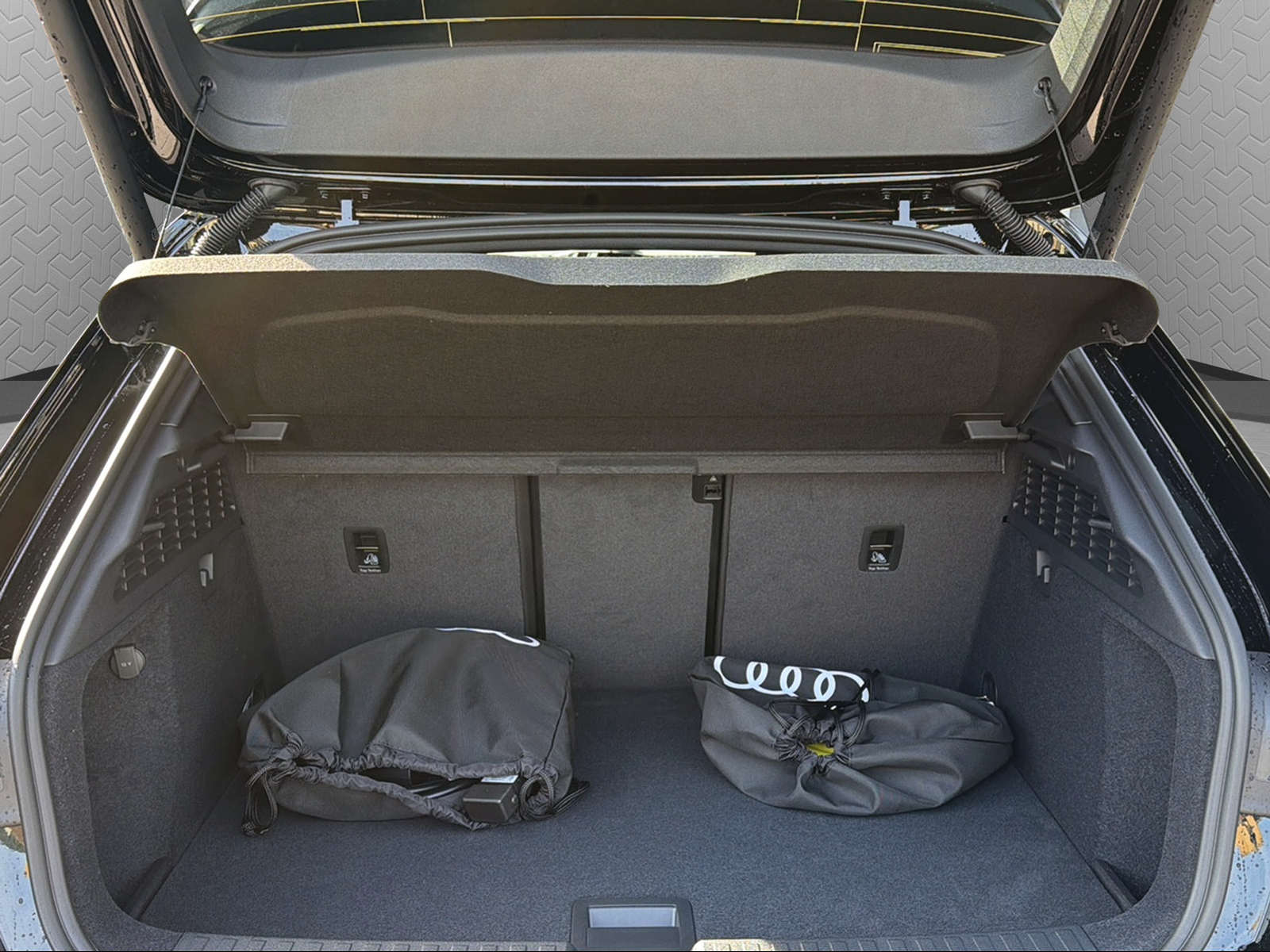 AUDI A3 Sportback TFSI e 200 kW S line Attraction S tronic-image-13