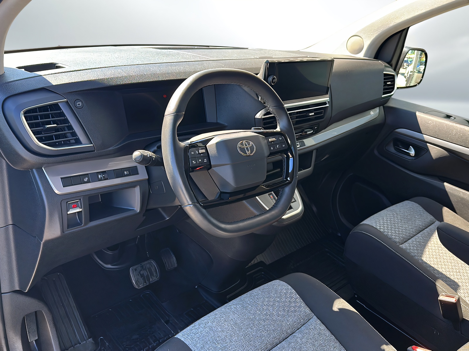 TOYOTA Proace Verso 2.0 D-4D Trend Medium Automatic-image-4
