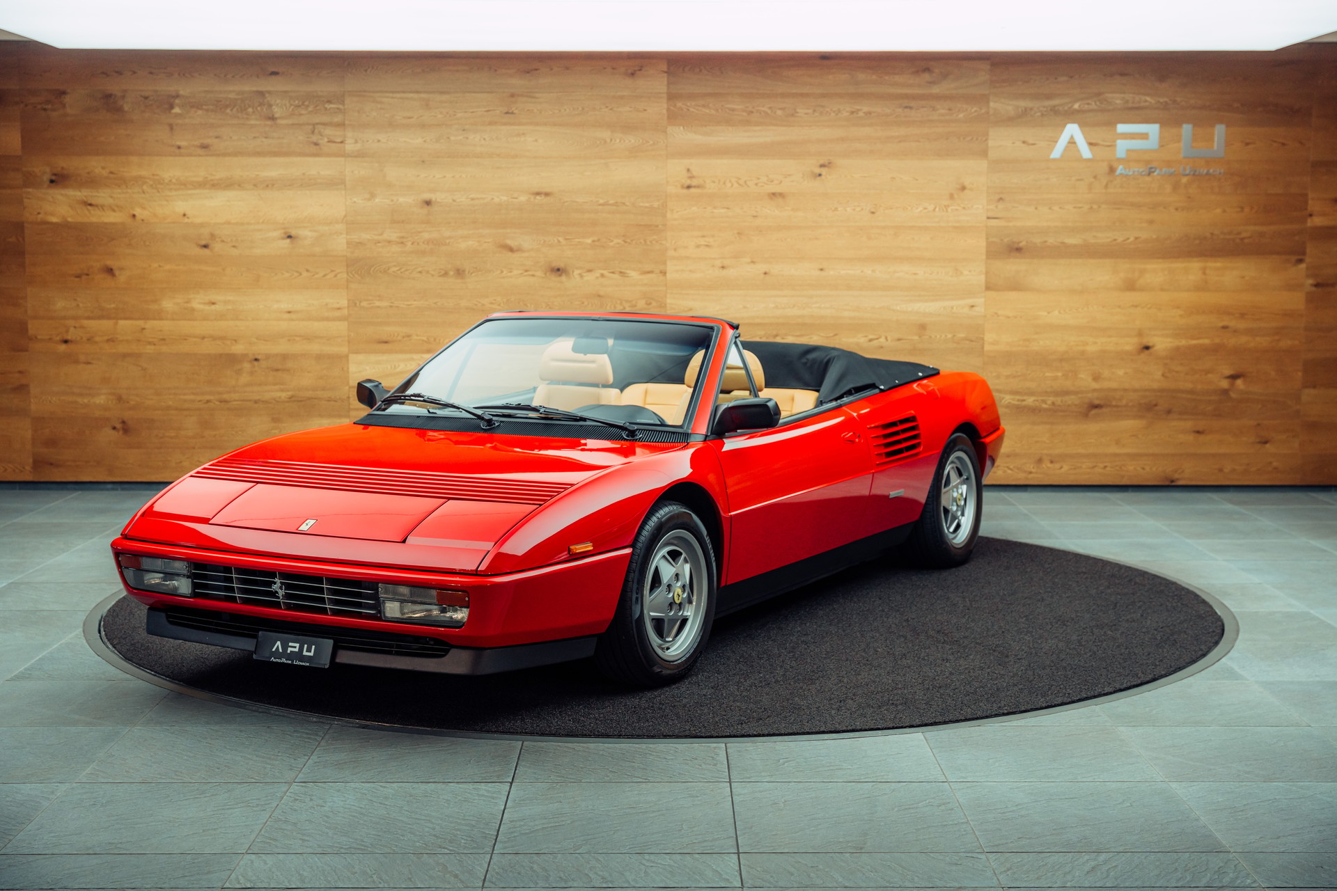 FERRARI Mondial 3.4 T Cabriolet-showroom-element-3