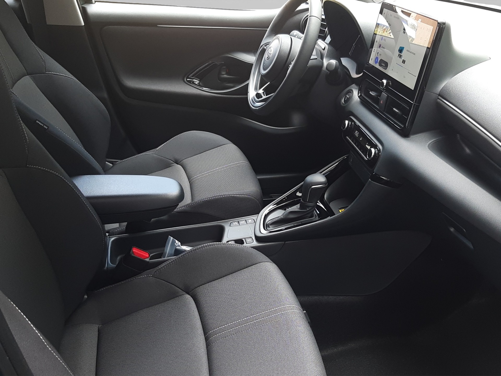 TOYOTA Yaris 1.5 VVT-i HSD Trend-image-15
