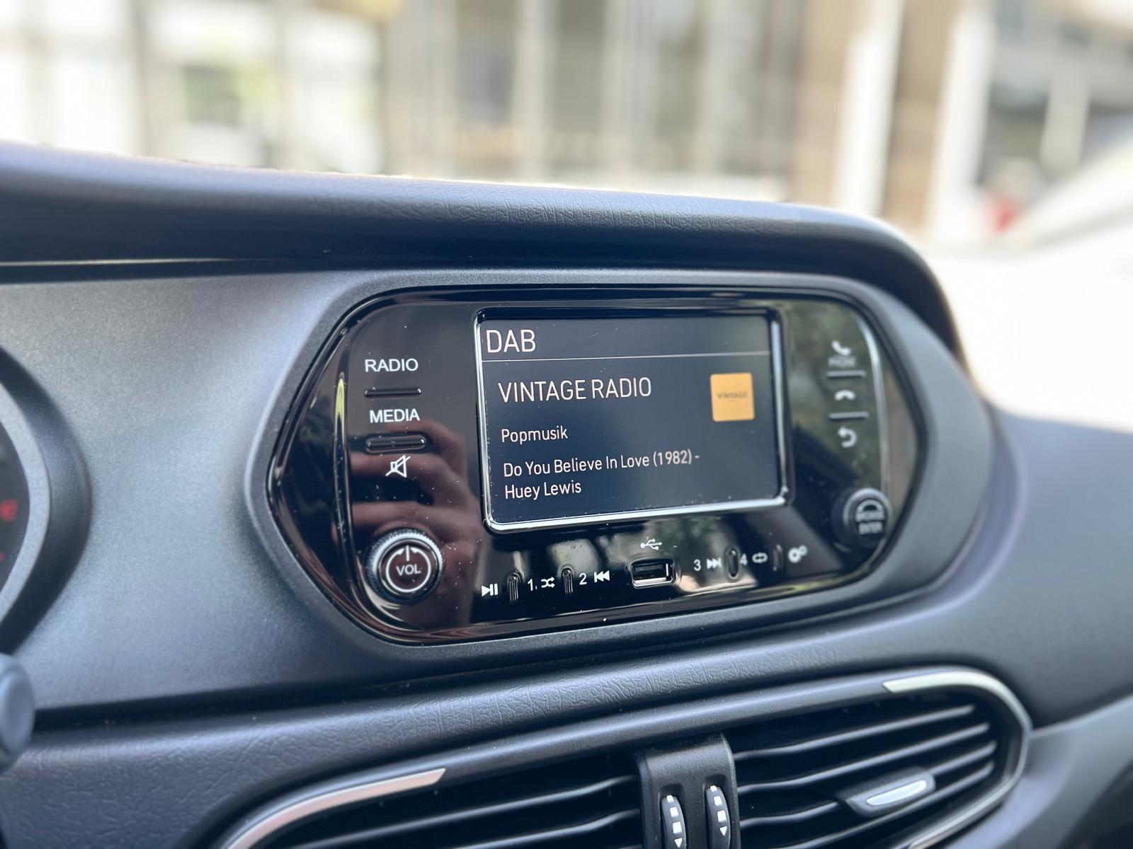 FIAT Tipo 1.5 Hybrid Cult-image-10