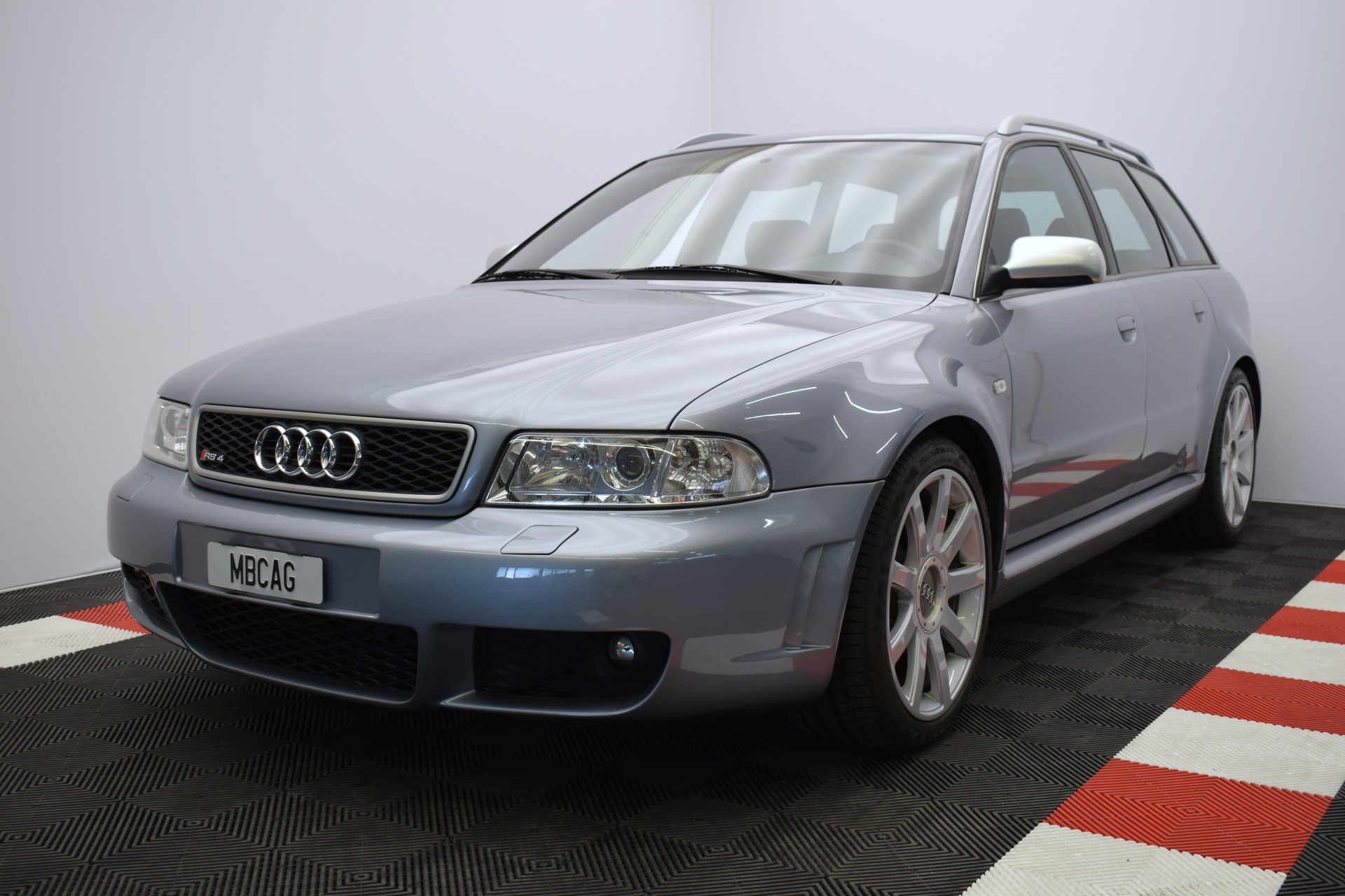 AUDI RS4 Avant quattro "Avus Silber Metallic"