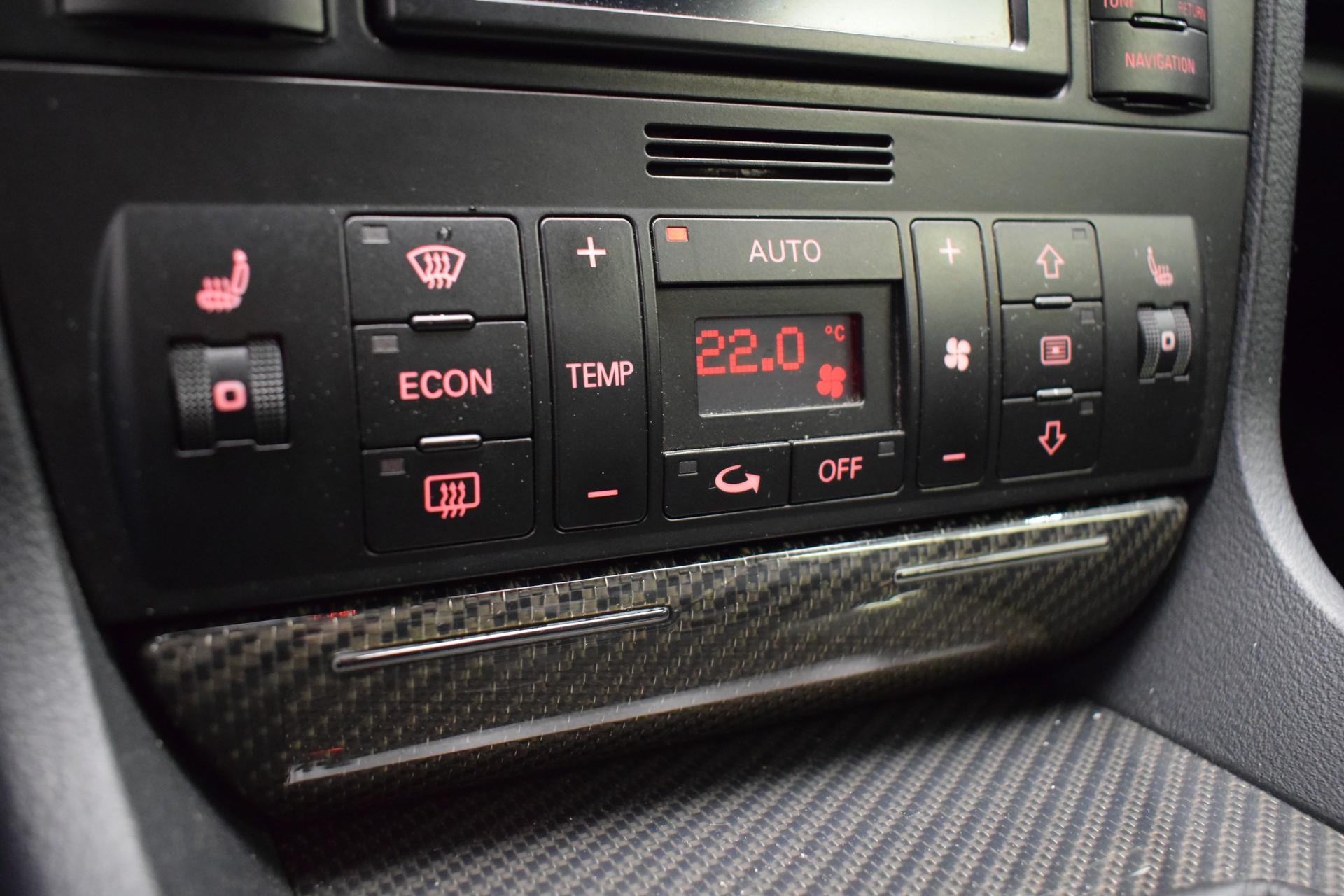 AUDI RS4 Avant quattro "Avus Silber Metallic"-image-23