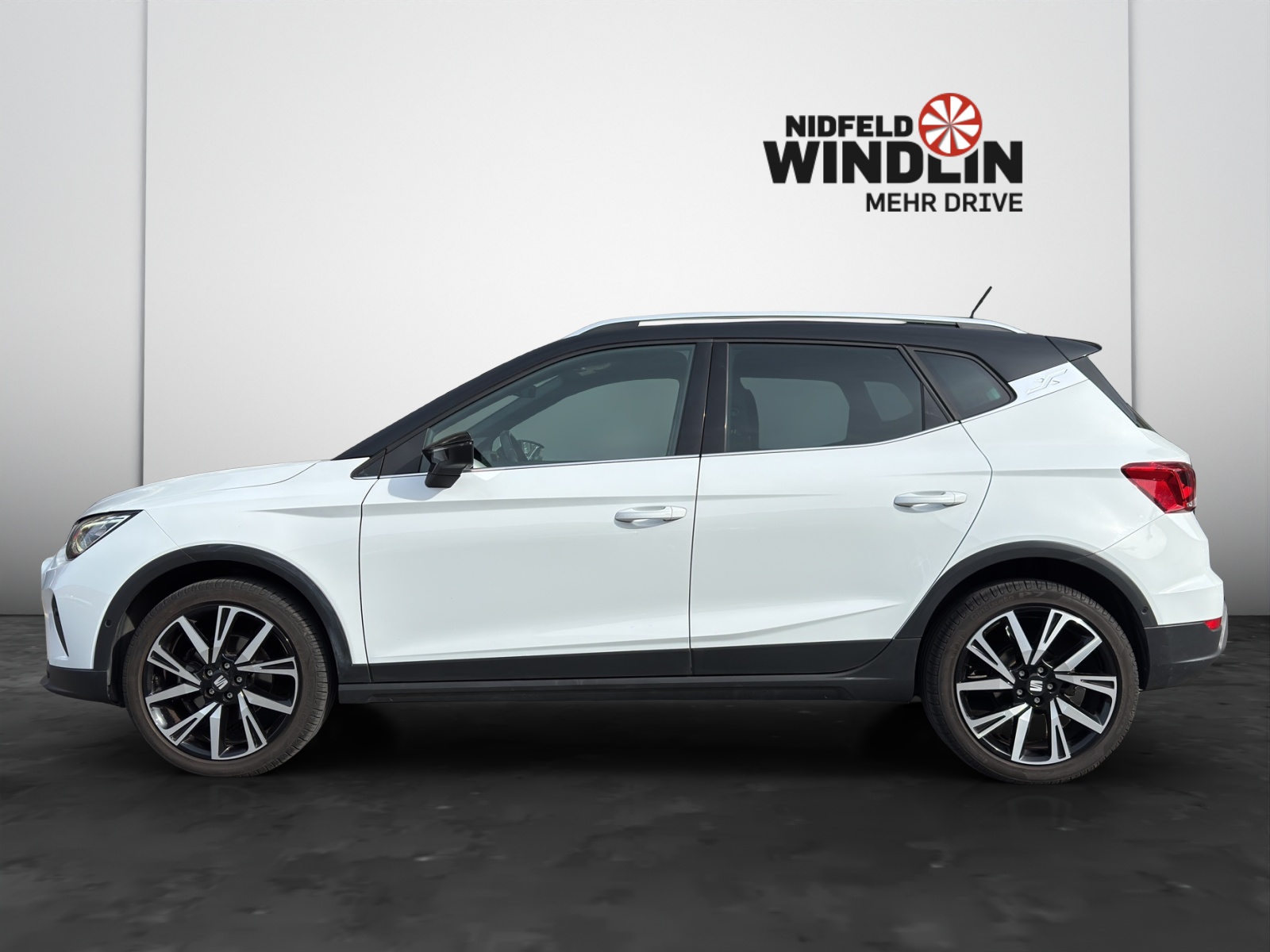 SEAT Arona 1.5 TSI Hola FR DSG-showroom-element-3