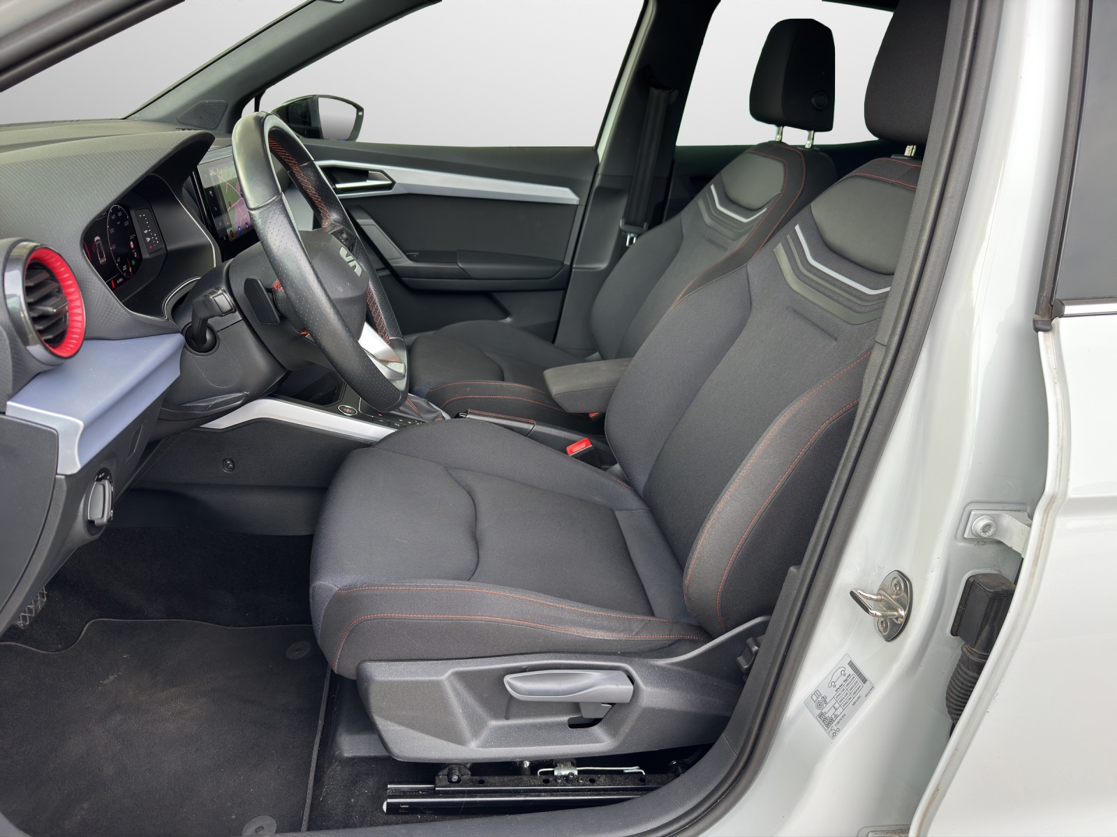 SEAT Arona 1.5 TSI Hola FR DSG-image-4