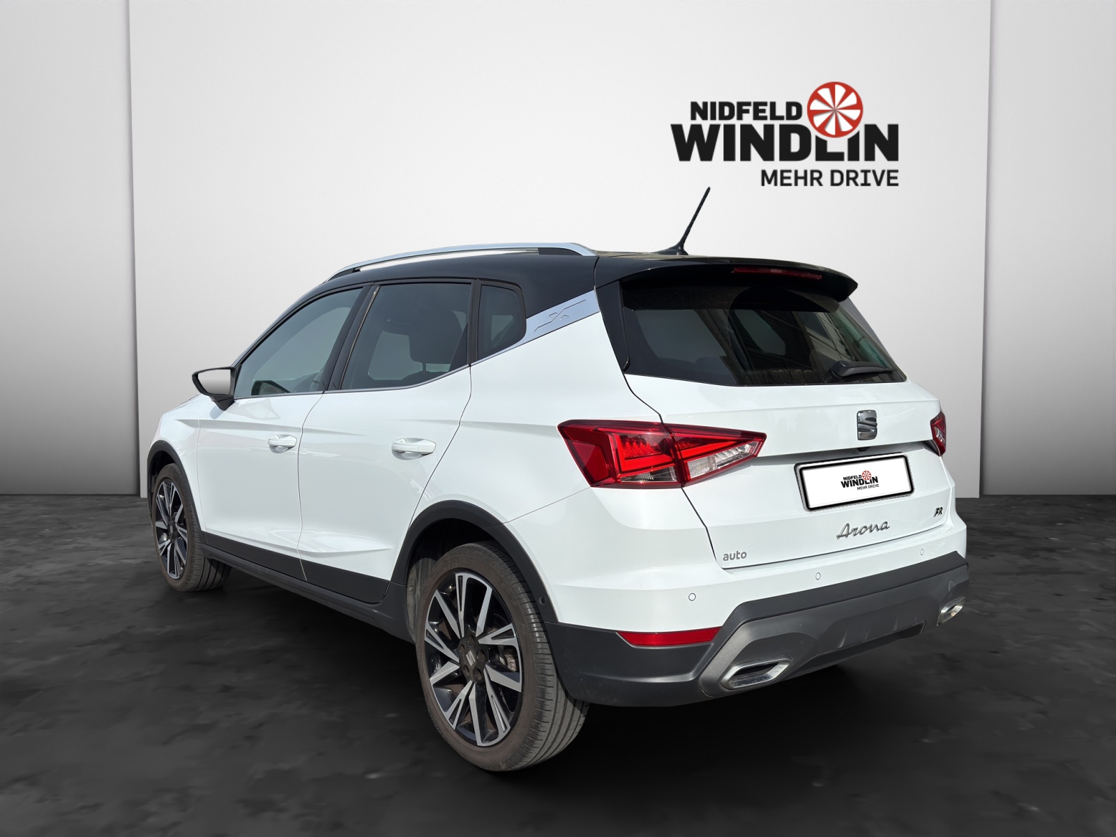 SEAT Arona 1.5 TSI Hola FR DSG-showroom-element-2