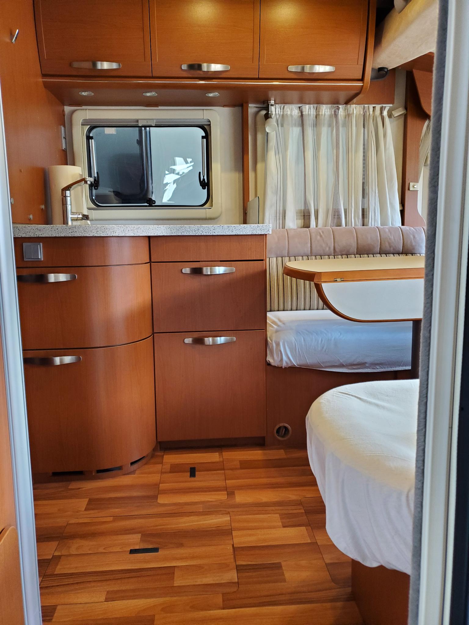 HYMER B598-image-2