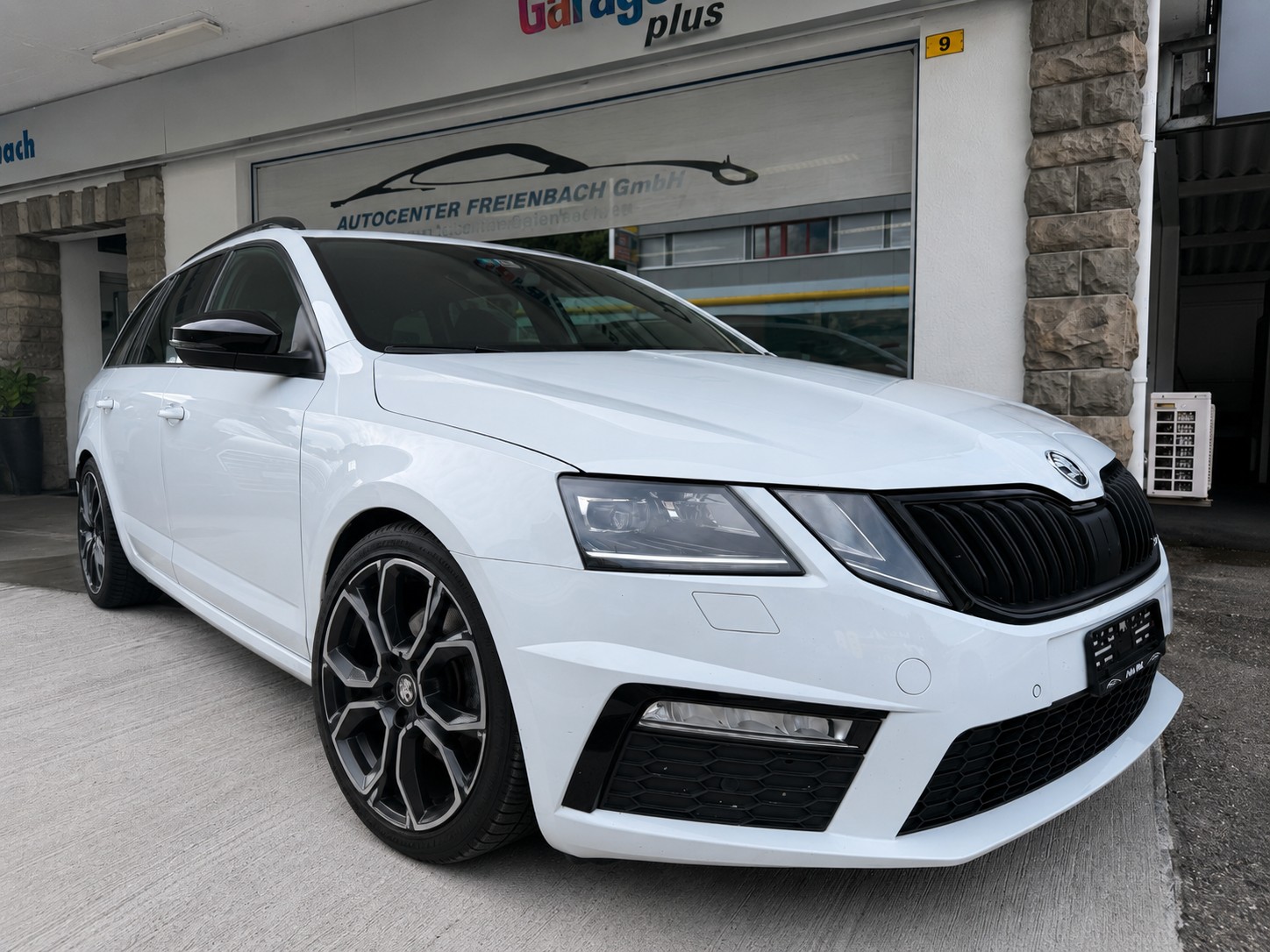 SKODA Octavia Combi 2.0 TDI VRS 4x4 DSG-showroom-element-2