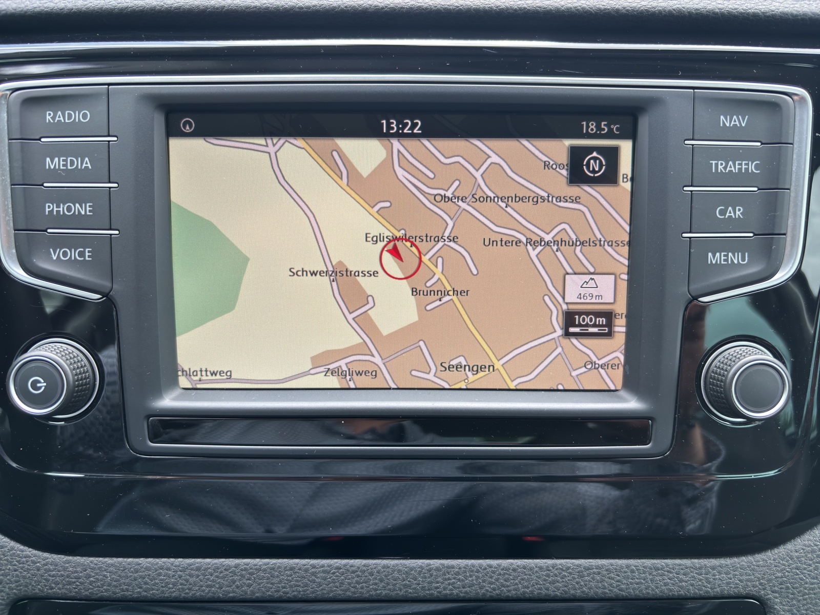 VW Golf Sportsvan 1.4 TSI Highline DSG mit Bi-Xenon und ergoActive-Sitze-image-20